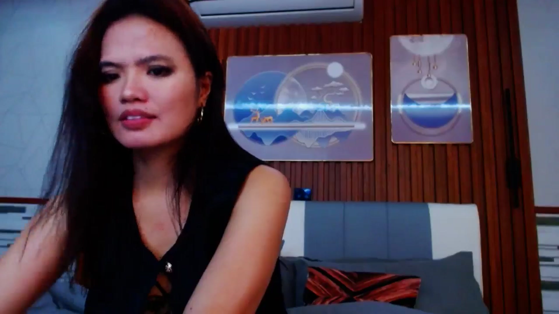 Gallery image thumbnail from SweetOne_4u's myfreecams stream on, 11/23/2024, 24:00 image 17 of 20