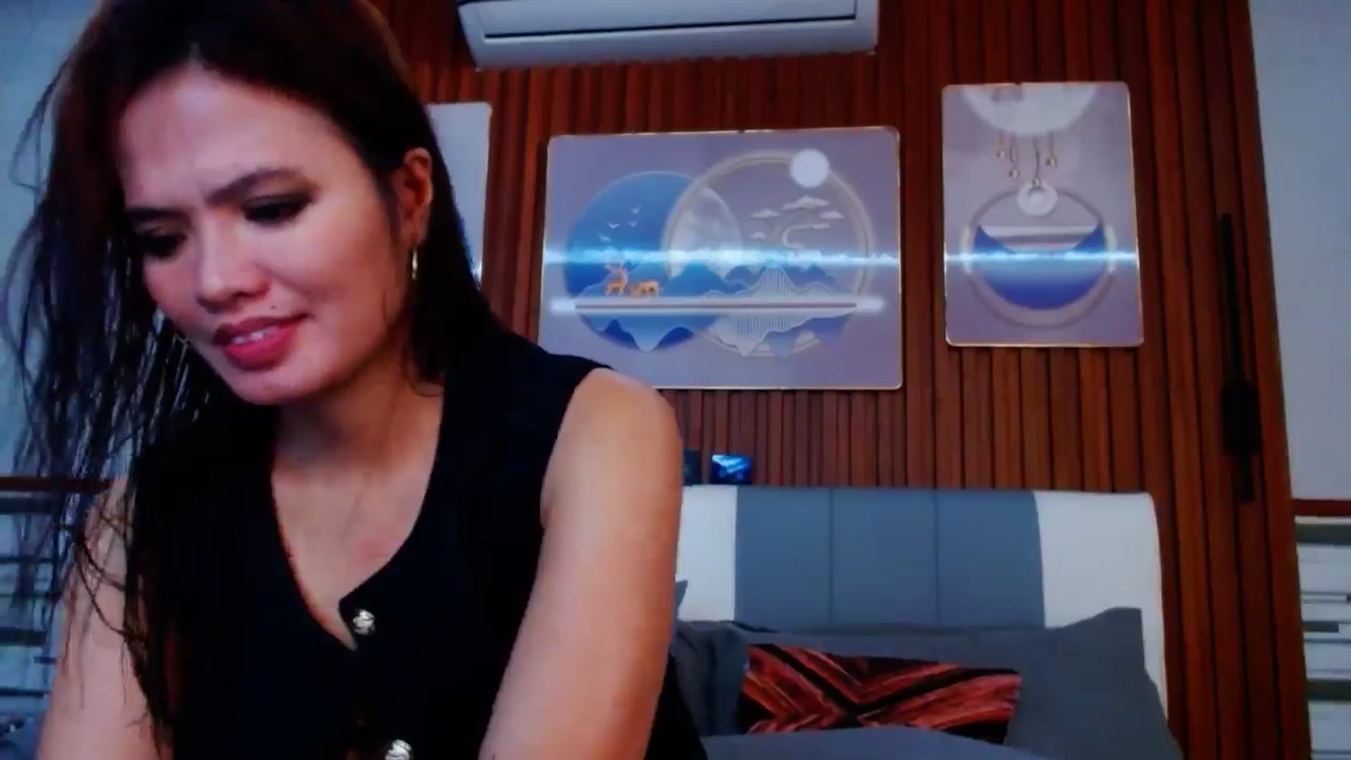 Gallery image thumbnail from SweetOne_4u's myfreecams stream on, 11/23/2024, 24:00 image 6 of 20