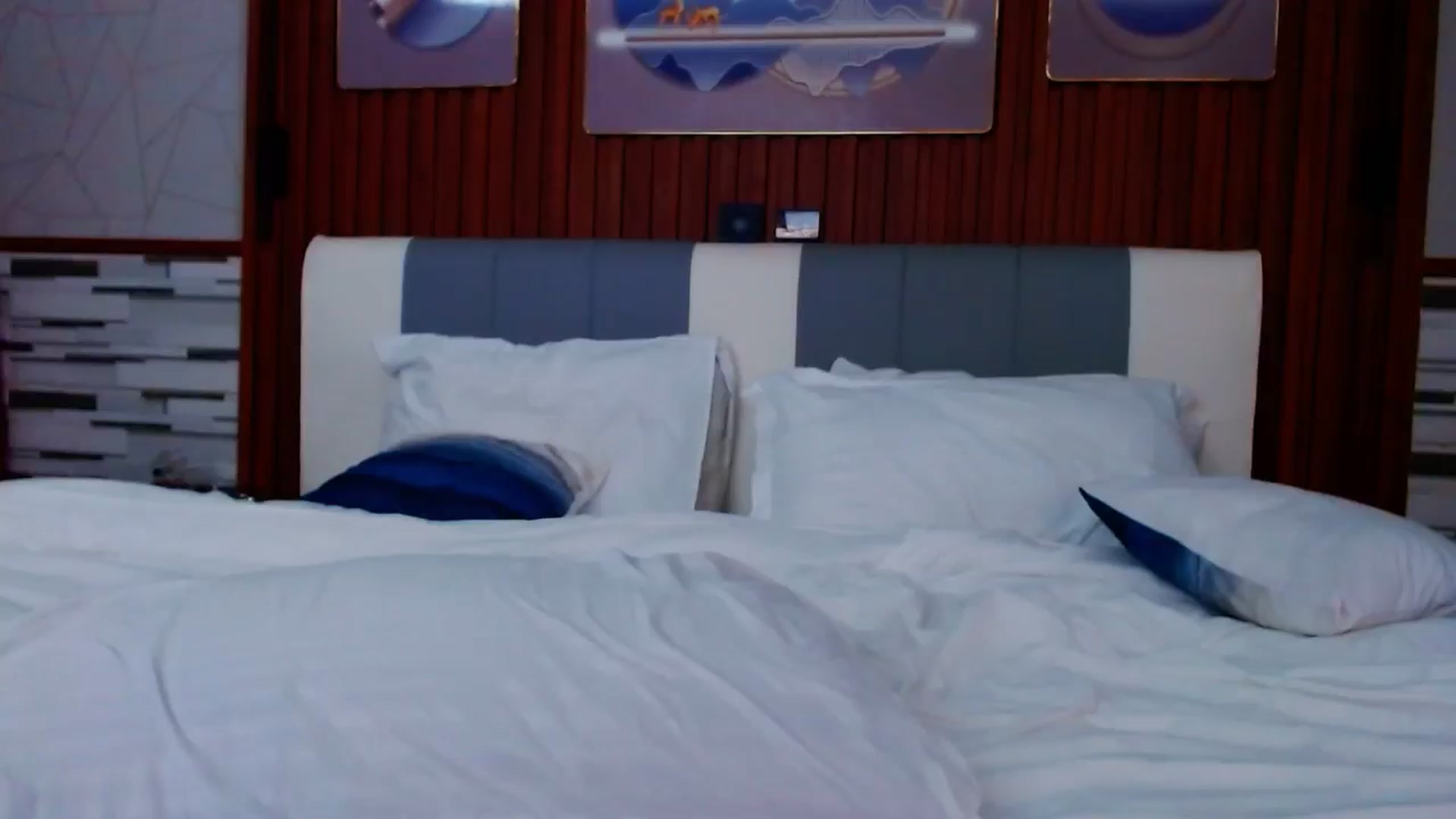 Gallery image thumbnail from SweetOne_4u's myfreecams stream on, 11/27/2024, 02:25 image 1 of 20