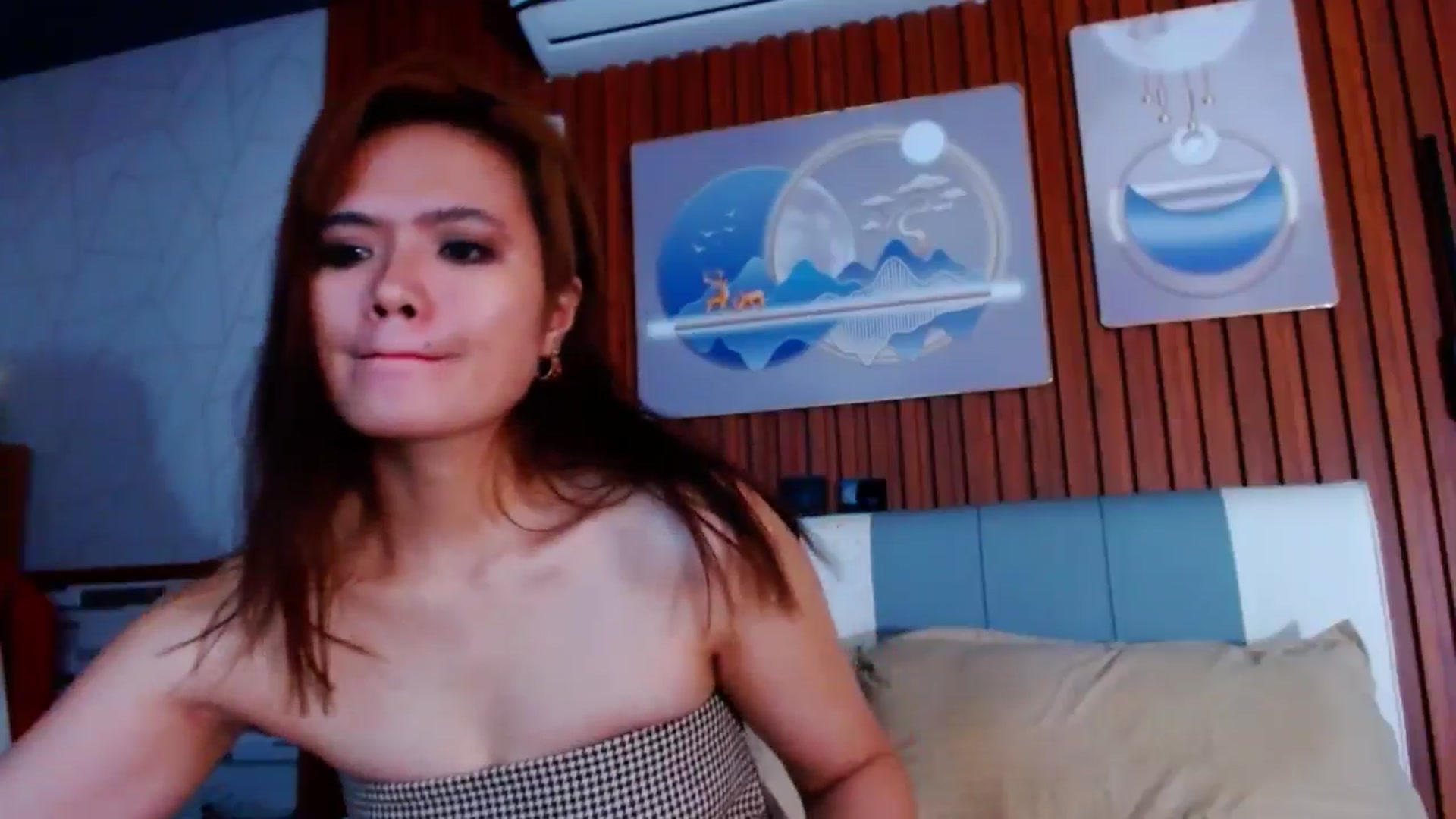 Gallery image thumbnail from SweetOne_4u's myfreecams stream on, 01/21/2025, 02:02 image 4 of 20