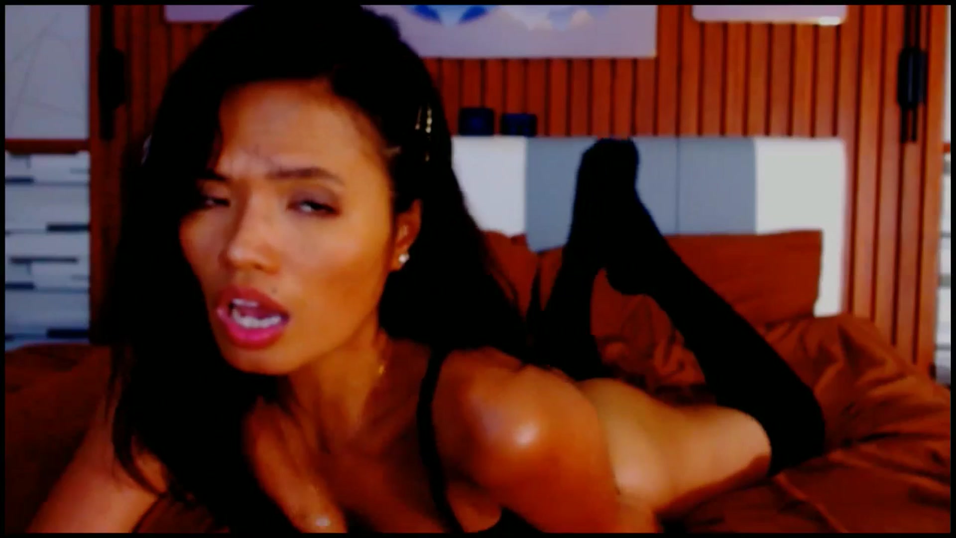 Gallery image thumbnail from SweetOne_4u's myfreecams stream on, 04/11/2025, 01:09 image 18 of 20