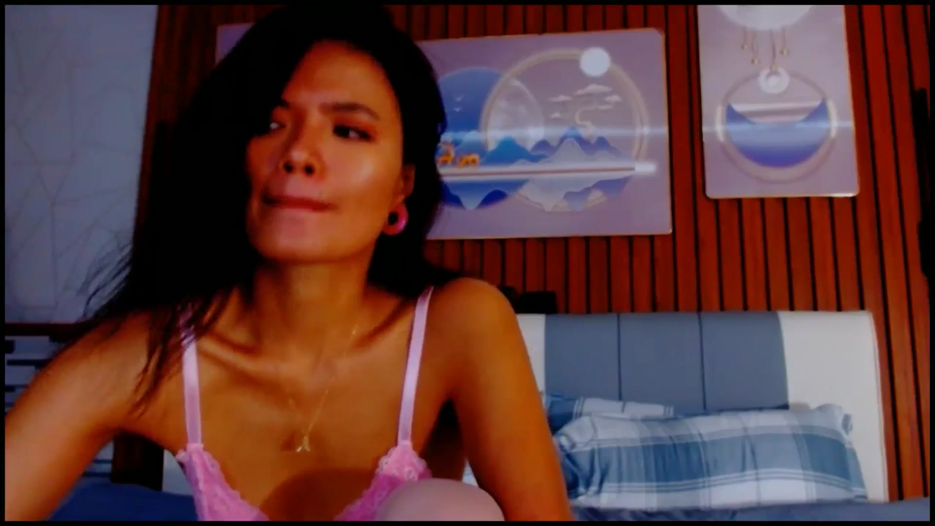 Gallery image thumbnail from SweetOne_4u's myfreecams stream on, 04/18/2025, 02:27 image 14 of 20