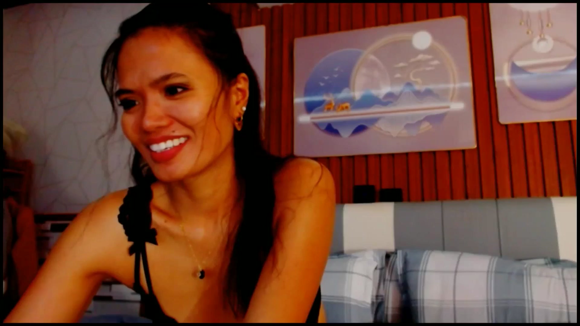 Gallery image thumbnail from SweetOne_4u's myfreecams stream on, 04/20/2025, 02:15 image 1 of 20