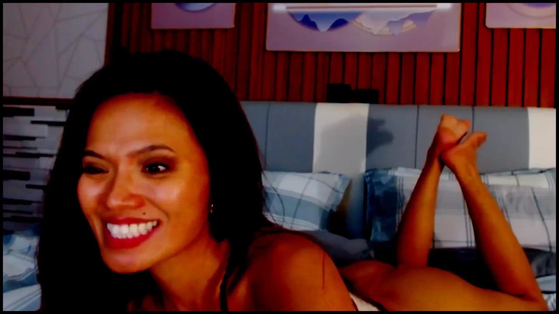 Gallery image thumbnail from SweetOne_4u's myfreecams stream on, 04/28/2025, 02:29 image 10 of 20