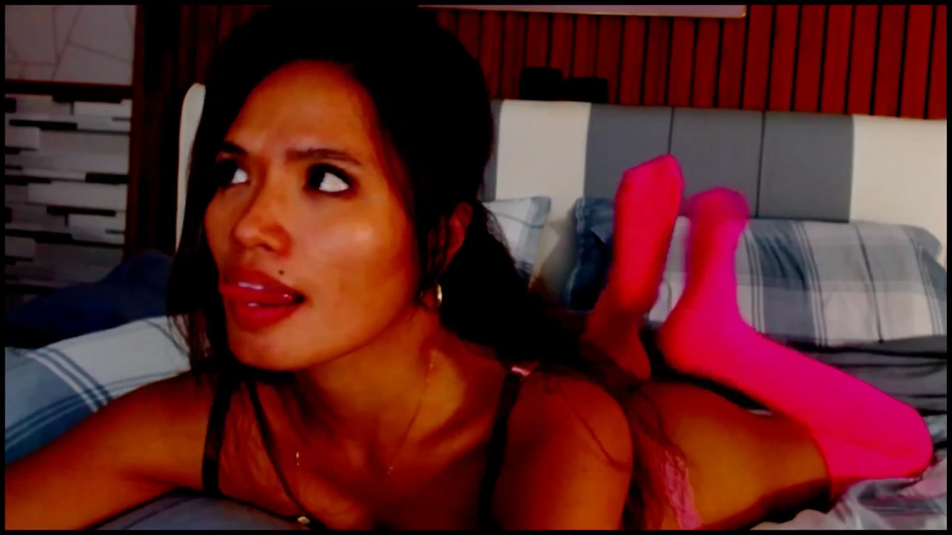 Gallery image thumbnail from SweetOne_4u's myfreecams stream on, 04/29/2025, 02:44 image 10 of 20