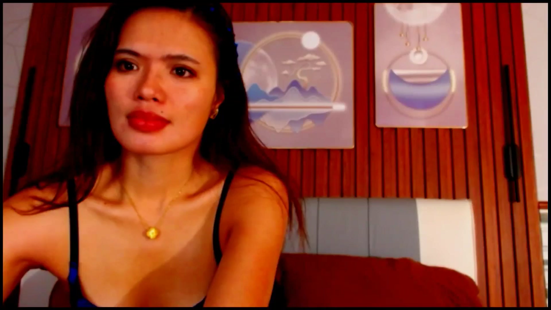 Gallery image thumbnail from SweetOne_4u's myfreecams stream on, 05/15/2025, 01:43 image 1 of 20