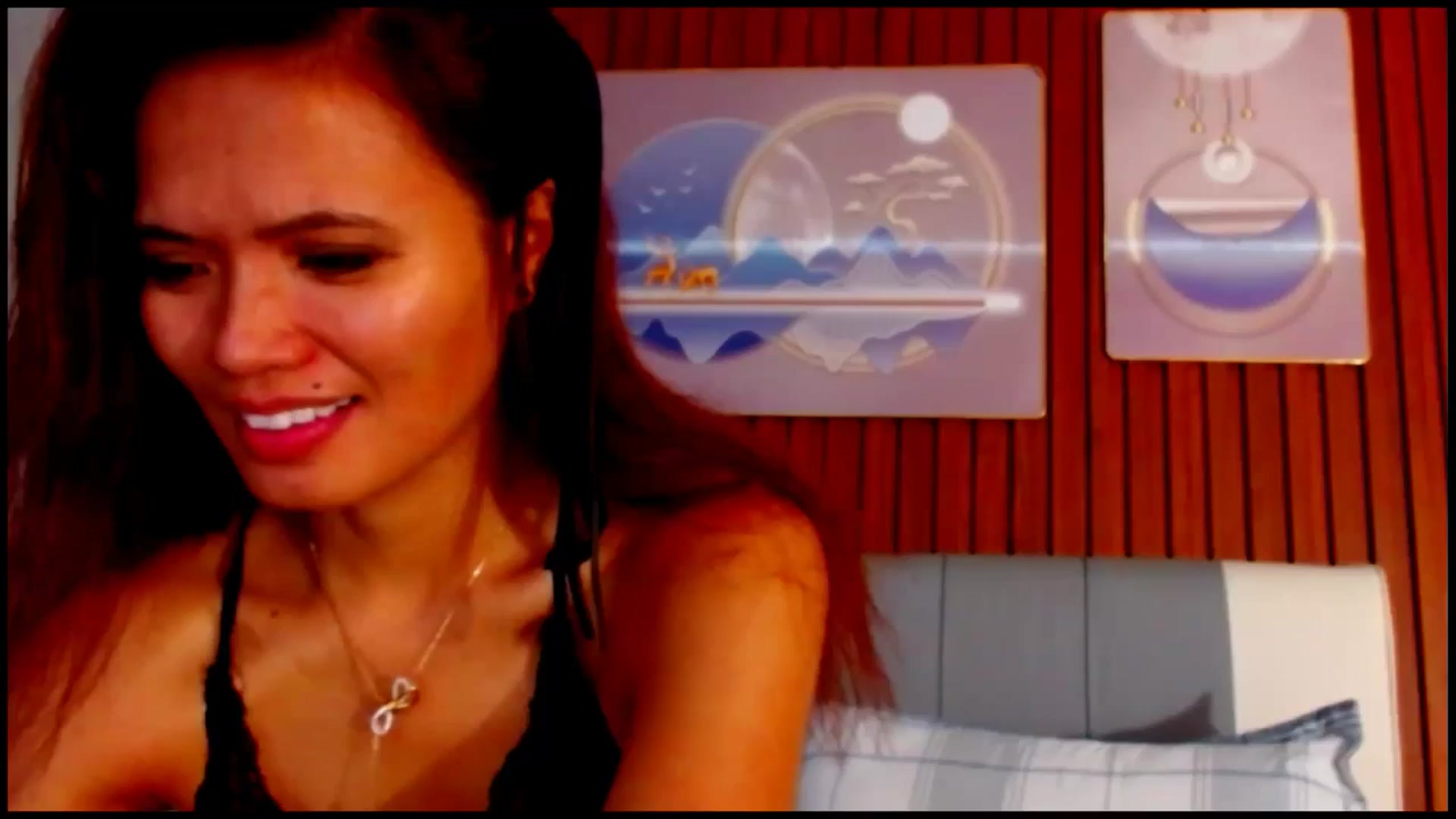 Gallery image thumbnail from SweetOne_4u's myfreecams stream on, 05/26/2025, 01:18 image 1 of 20