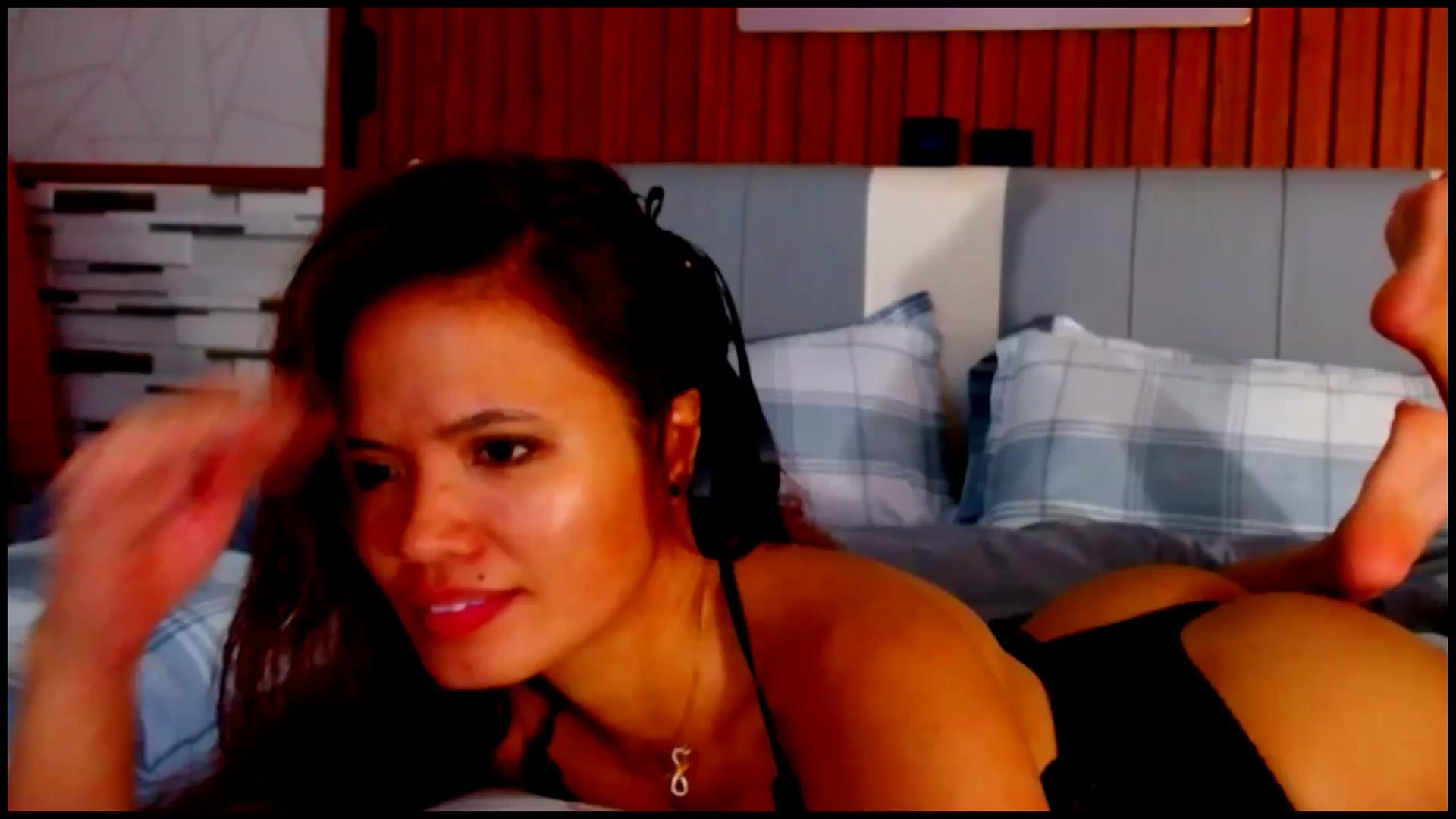 Gallery image thumbnail from SweetOne_4u's myfreecams stream on, 05/26/2025, 01:18 image 20 of 20