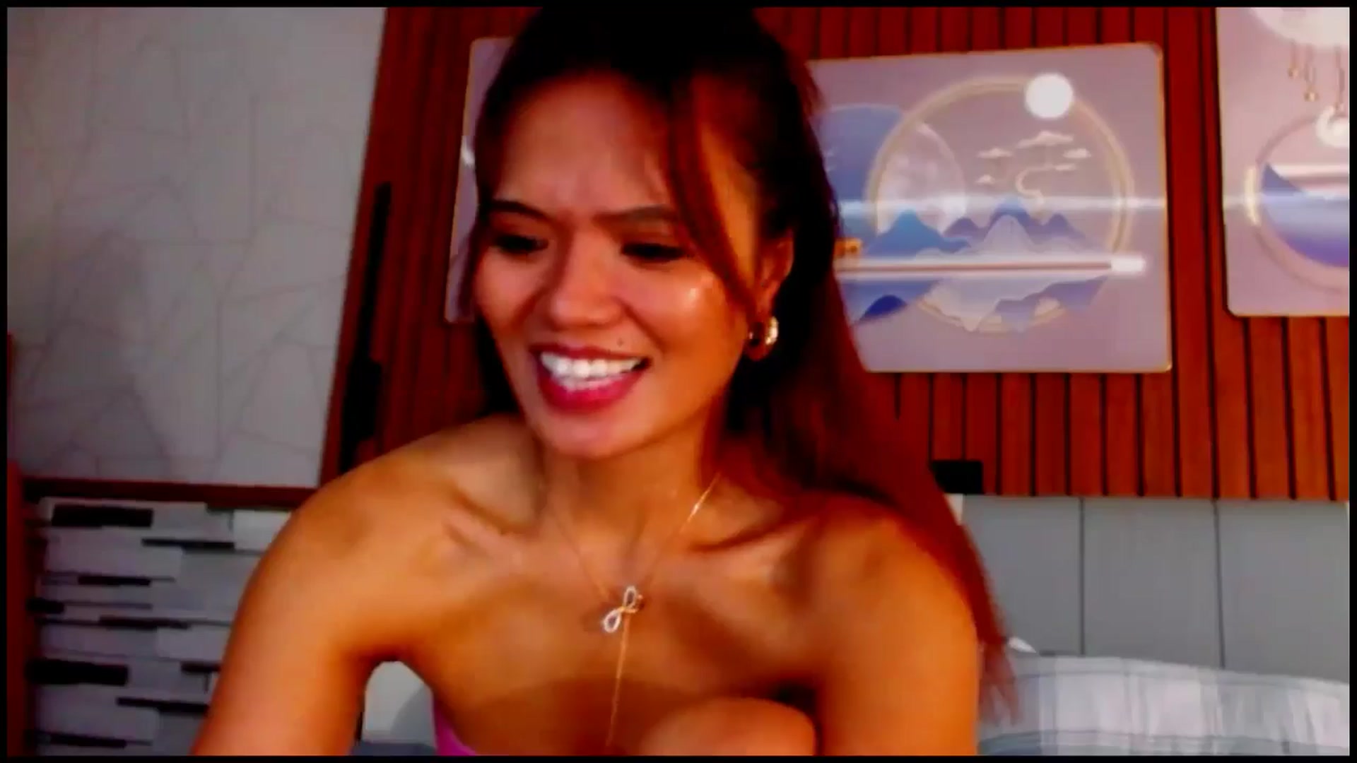 Gallery image thumbnail from SweetOne_4u's myfreecams stream on, 05/27/2025, 01:34 image 10 of 20