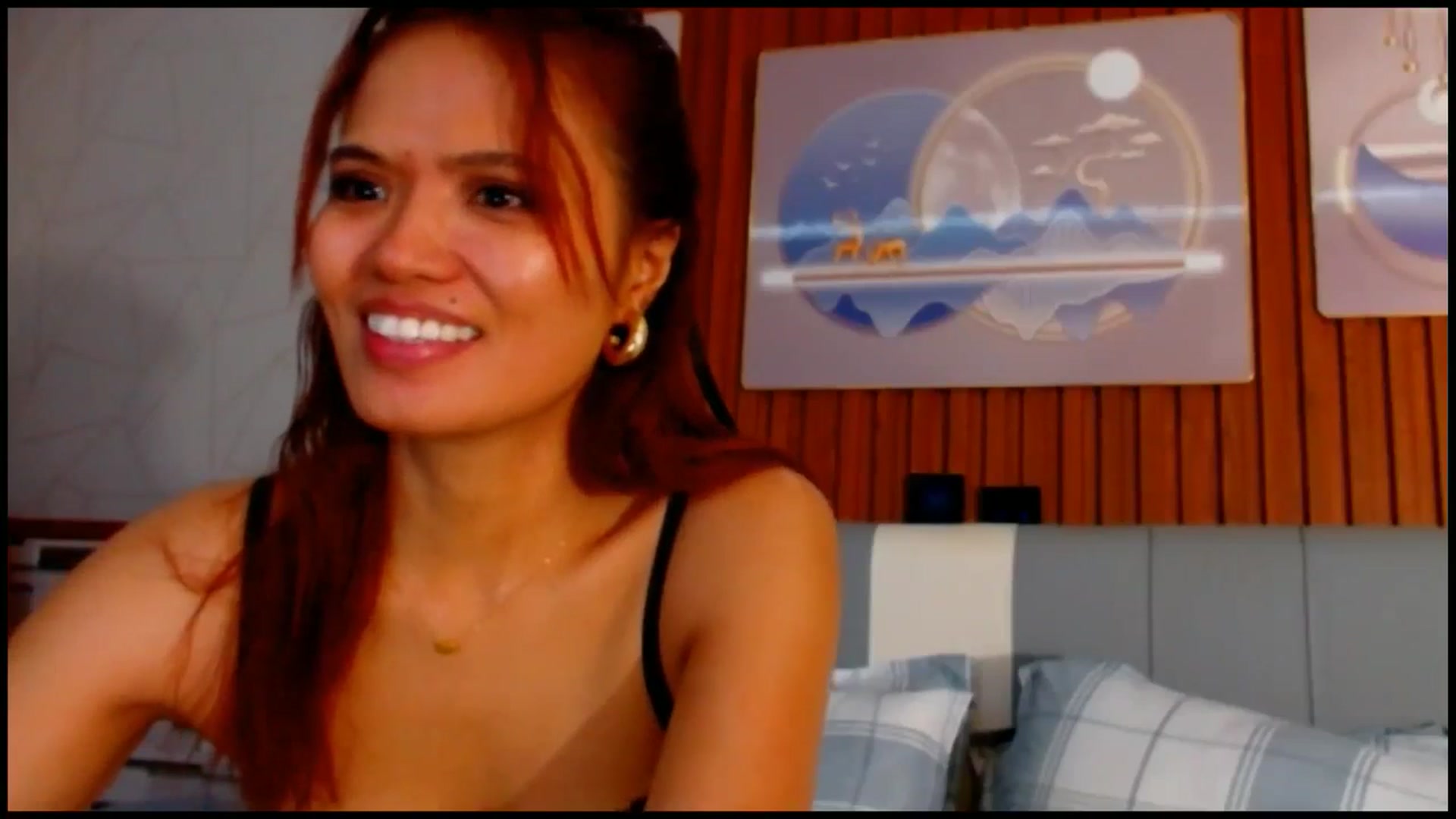 Gallery image thumbnail from SweetOne_4u's myfreecams stream on, 05/29/2025, 01:21 image 2 of 20