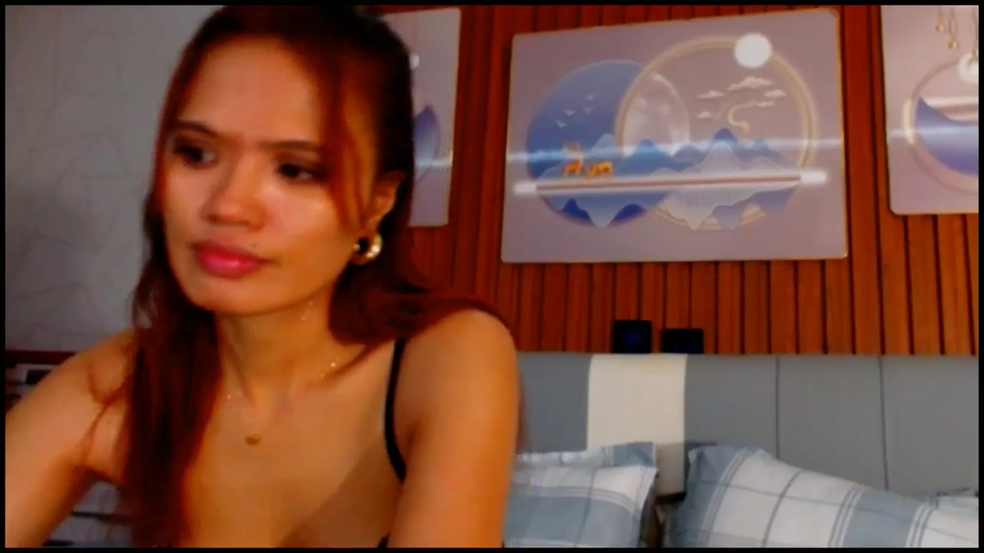 Gallery image thumbnail from SweetOne_4u's myfreecams stream on, 05/29/2025, 01:21 image 3 of 20