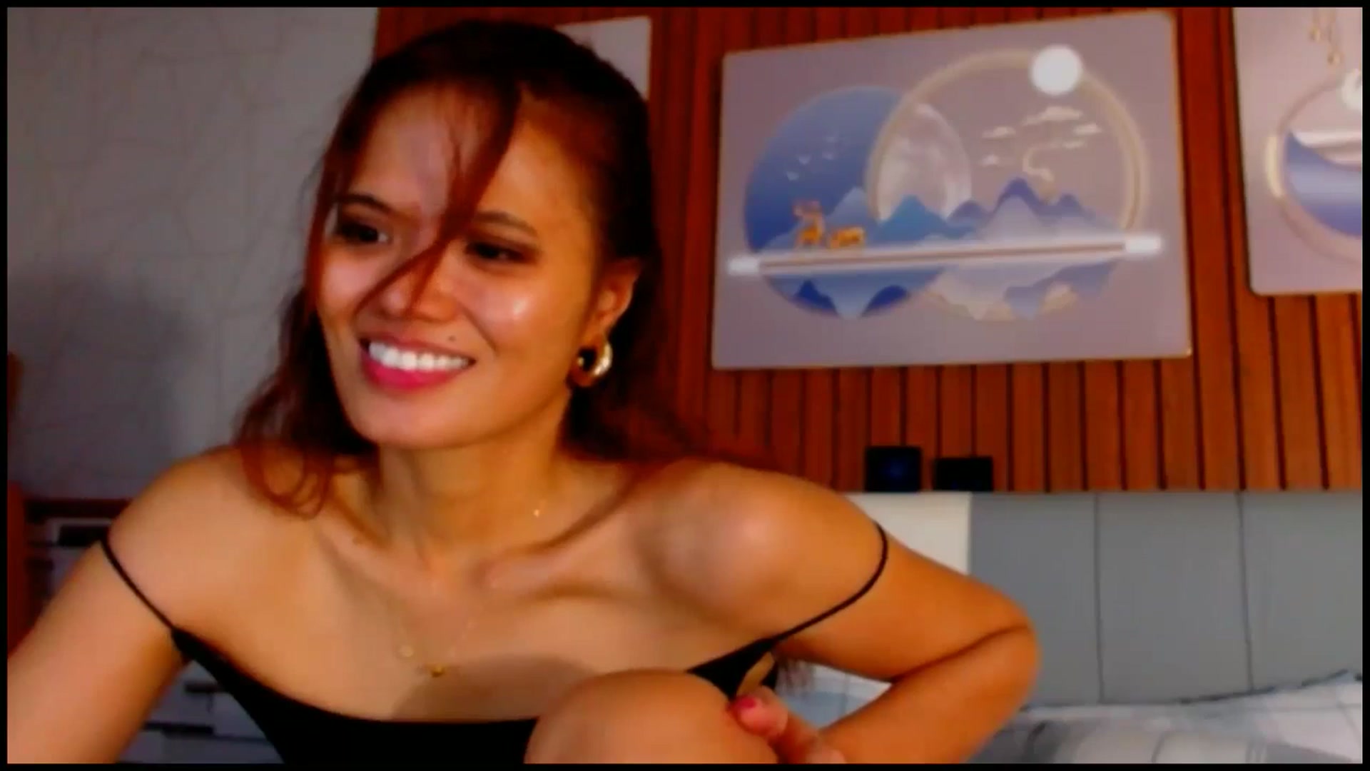 Gallery image thumbnail from SweetOne_4u's myfreecams stream on, 05/29/2025, 04:14 image 14 of 20