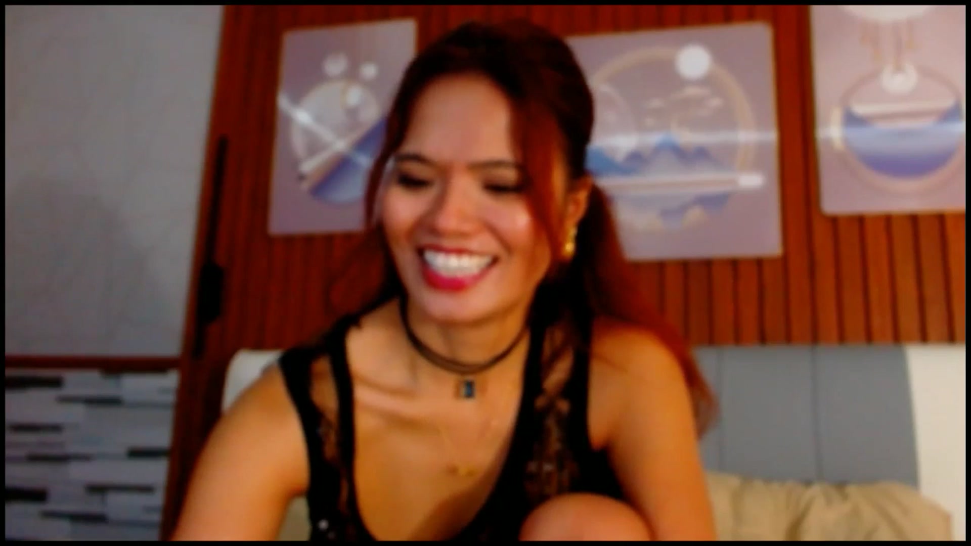 Gallery image thumbnail from SweetOne_4u's myfreecams stream on, 06/08/2025, 02:40 image 12 of 20