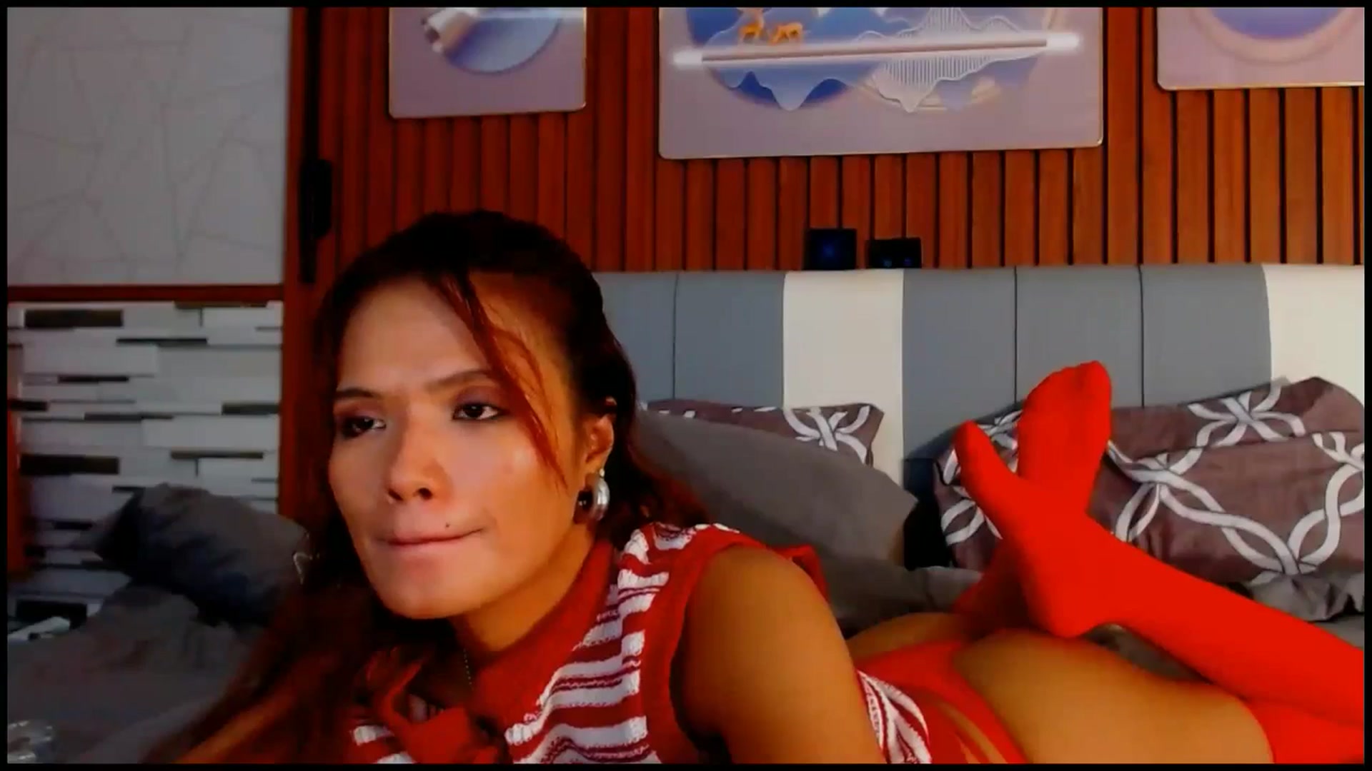 Gallery image thumbnail from SweetOne_4u's myfreecams stream on, 06/15/2025, 04:07 image 7 of 20