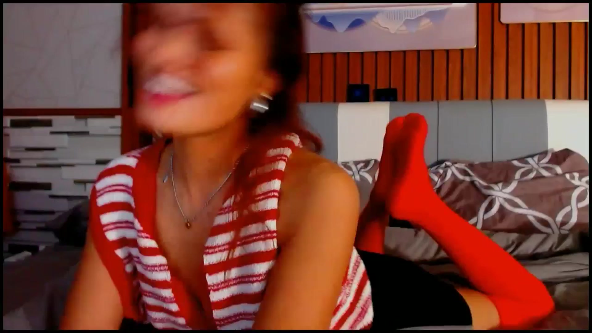 Gallery image thumbnail from SweetOne_4u's myfreecams stream on, 06/15/2025, 05:43 image 7 of 20