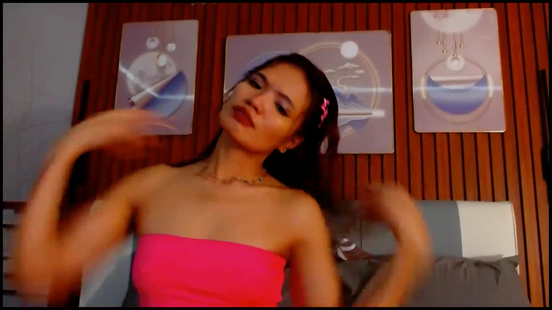 Gallery image thumbnail from SweetOne_4u's myfreecams stream on, 06/19/2025, 01:17 image 6 of 20