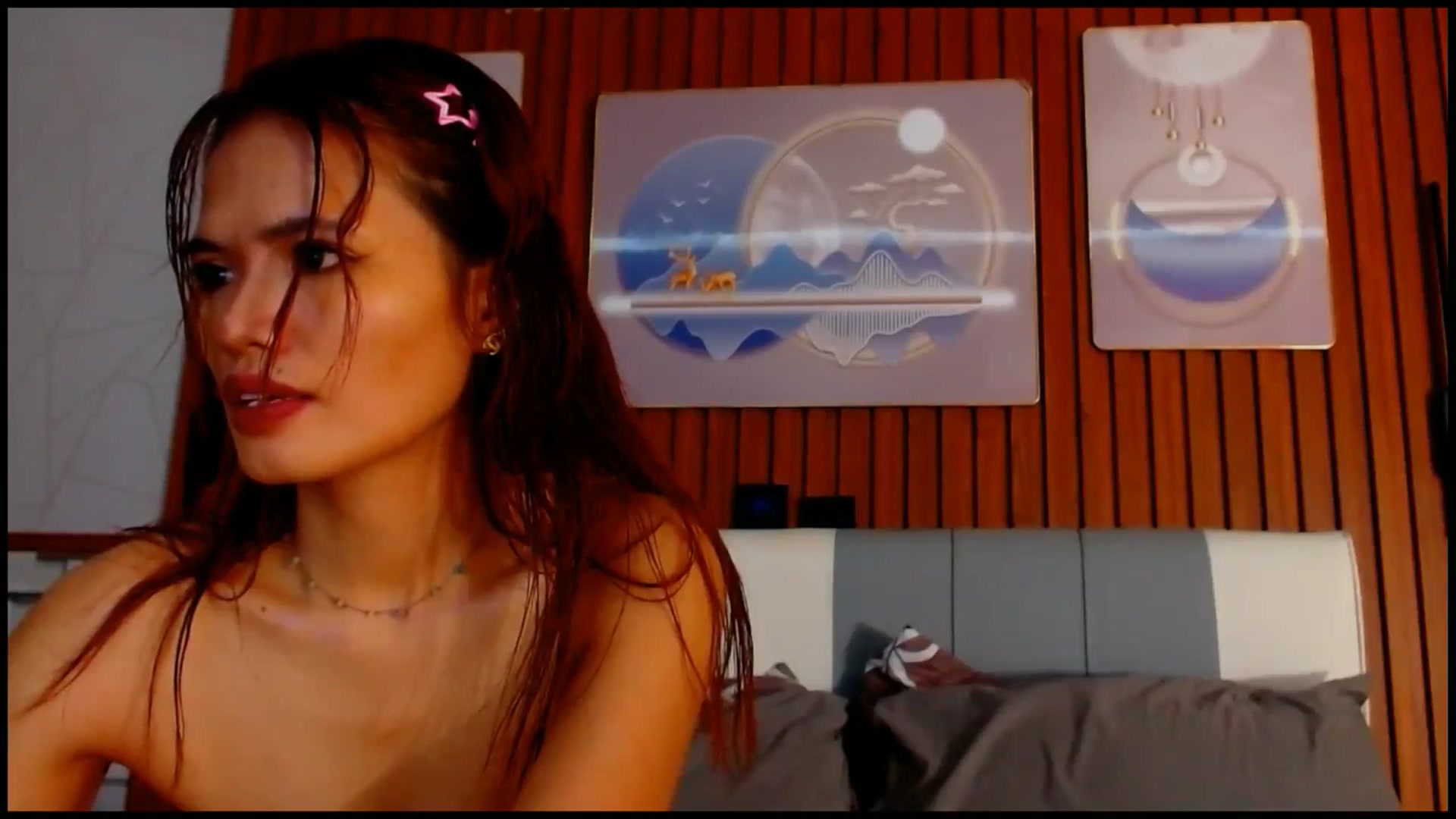 Gallery image thumbnail from SweetOne_4u's myfreecams stream on, 06/19/2025, 01:17 image 15 of 20