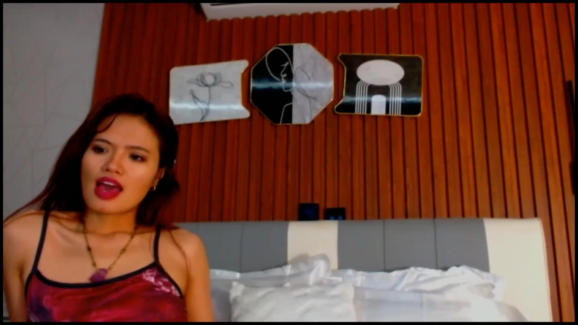 Gallery image thumbnail from SweetOne_4u's myfreecams stream on, 06/29/2025, 02:13 image 14 of 20