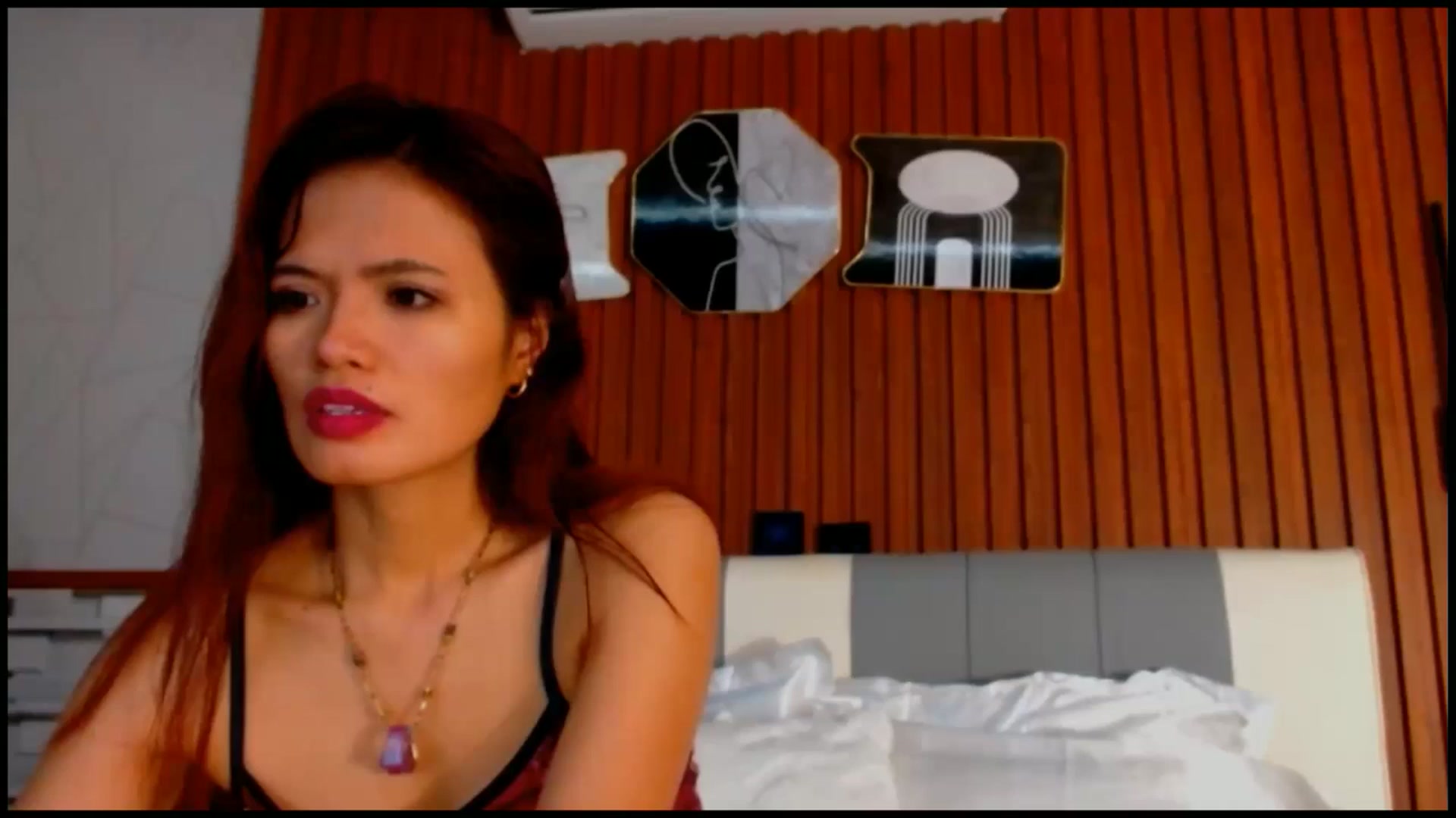 Gallery image thumbnail from SweetOne_4u's myfreecams stream on, 06/29/2025, 02:13 image 9 of 20
