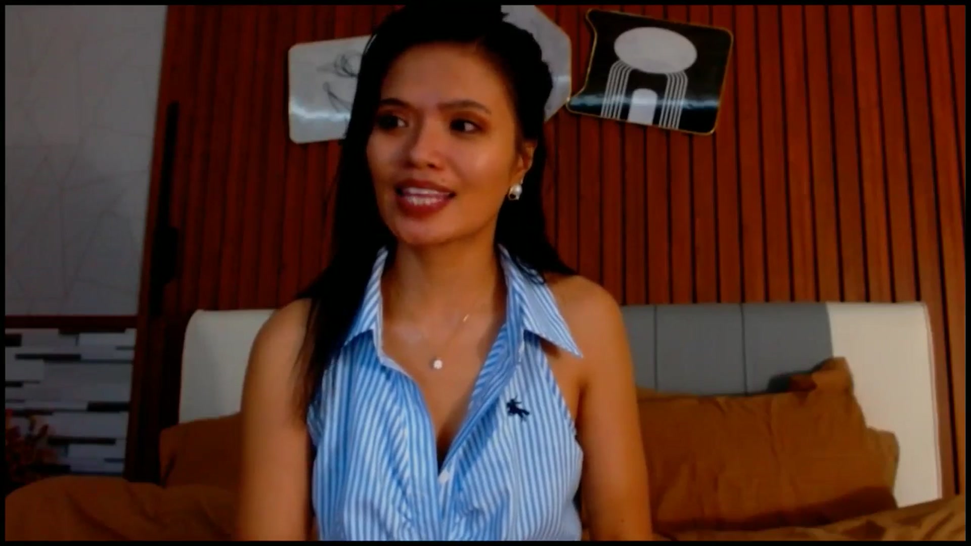 Gallery image thumbnail from SweetOne_4u's myfreecams stream on, 07/11/2025, 02:50 image 8 of 20