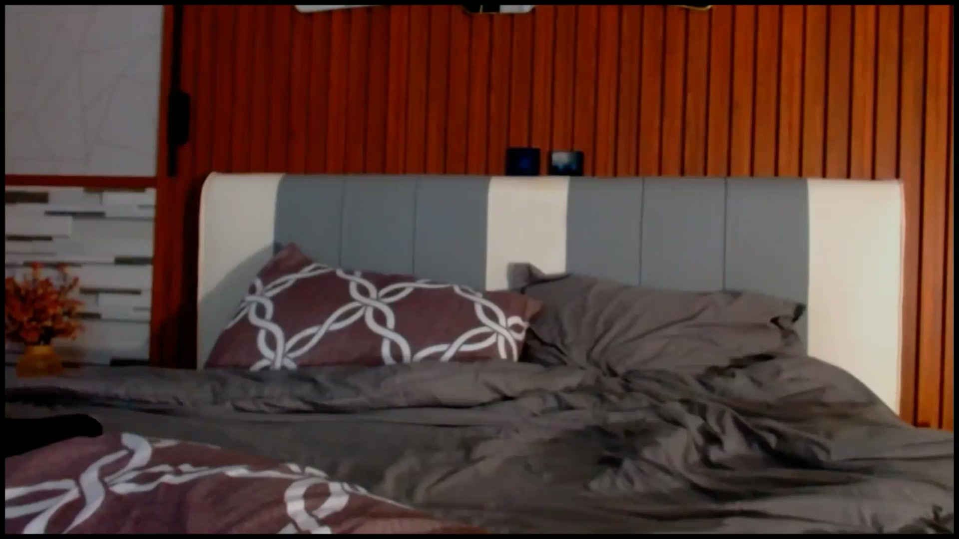 Gallery image thumbnail from SweetOne_4u's myfreecams stream on, 07/21/2025, 03:04 image 18 of 20