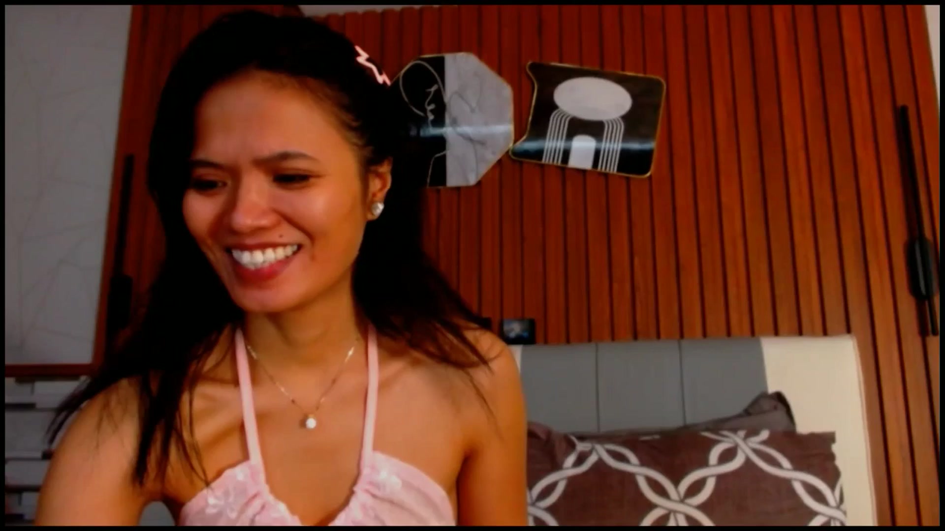 Gallery image thumbnail from SweetOne_4u's myfreecams stream on, 07/31/2025, 01:14 image 10 of 20