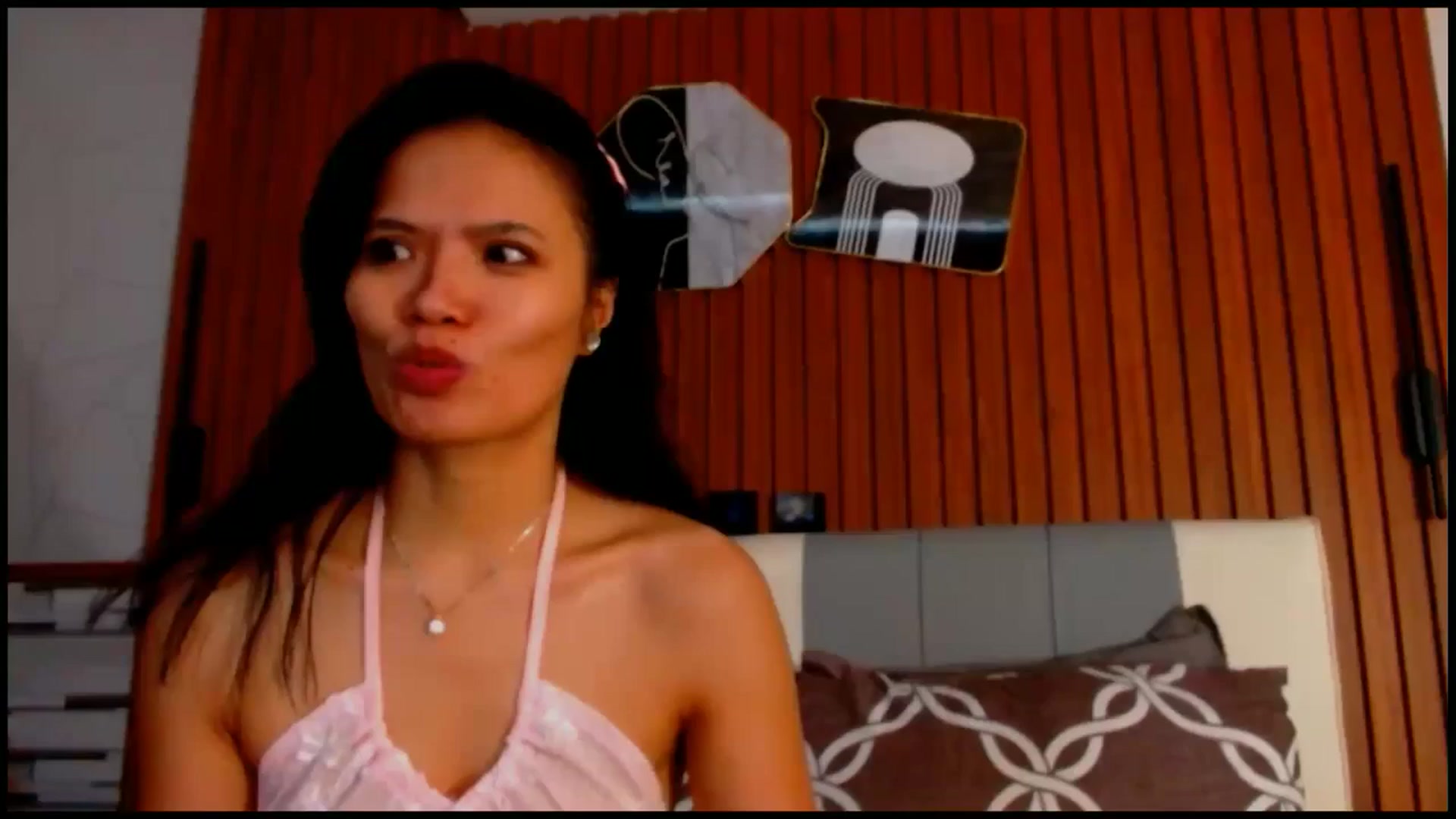Gallery image thumbnail from SweetOne_4u's myfreecams stream on, 07/31/2025, 01:14 image 6 of 20
