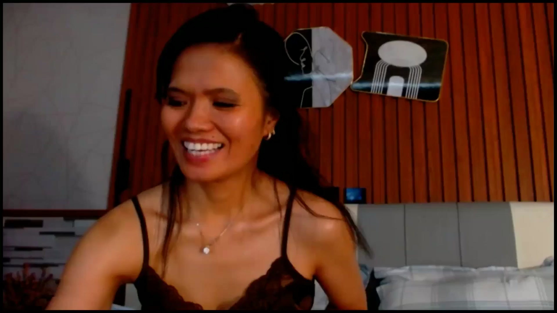 Gallery image thumbnail from SweetOne_4u's myfreecams stream on, 08/06/2025, 02:06 image 4 of 20