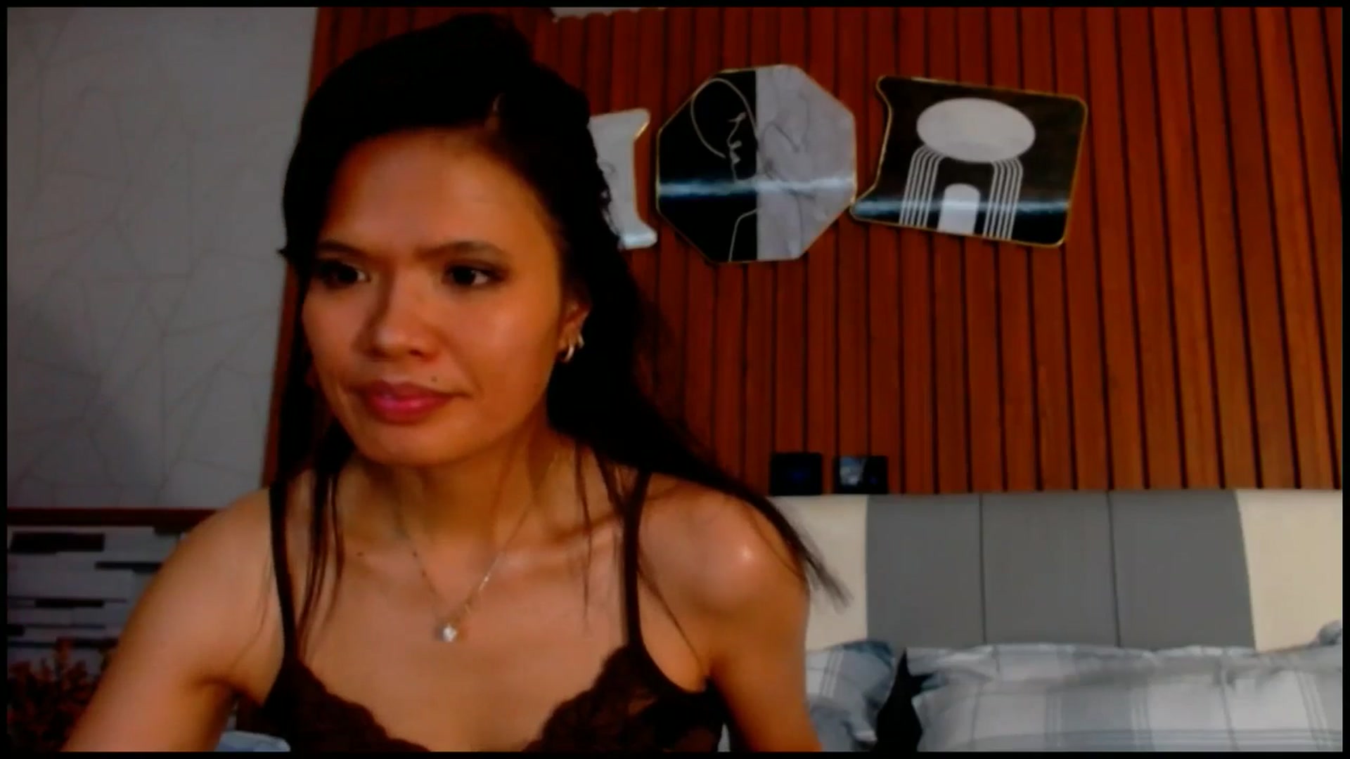 Gallery image thumbnail from SweetOne_4u's myfreecams stream on, 08/06/2025, 02:06 image 5 of 20