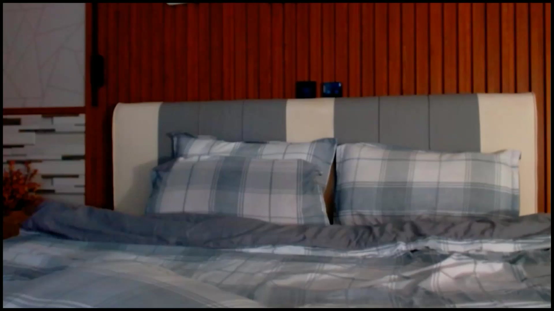 Gallery image thumbnail from SweetOne_4u's myfreecams stream on, 08/09/2025, 03:11 image 1 of 20