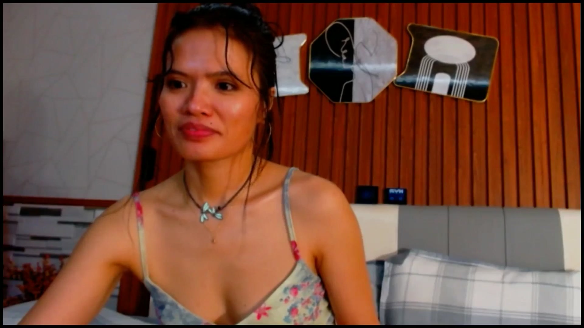 Gallery image thumbnail from SweetOne_4u's myfreecams stream on, 08/16/2025, 03:17 image 4 of 20
