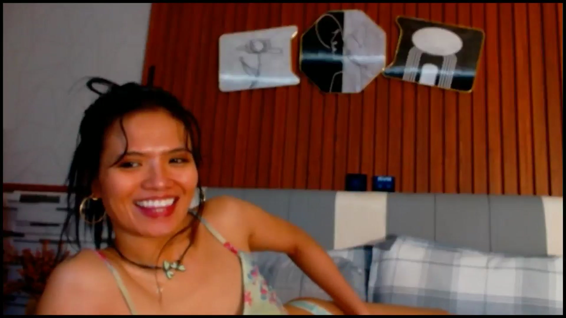 Gallery image thumbnail from SweetOne_4u's myfreecams stream on, 08/16/2025, 03:17 image 3 of 20