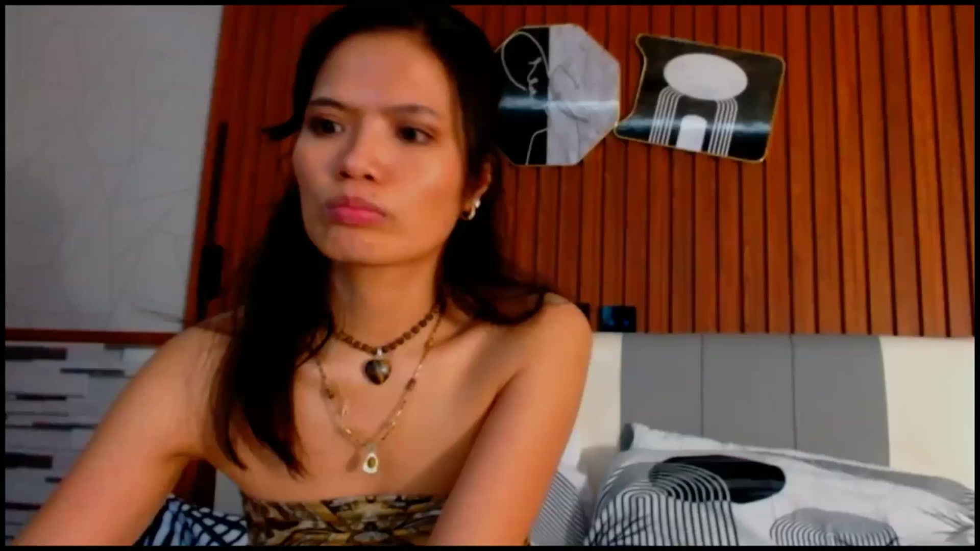 Gallery image thumbnail from SweetOne_4u's myfreecams stream on, 08/22/2025, 04:12 image 2 of 20