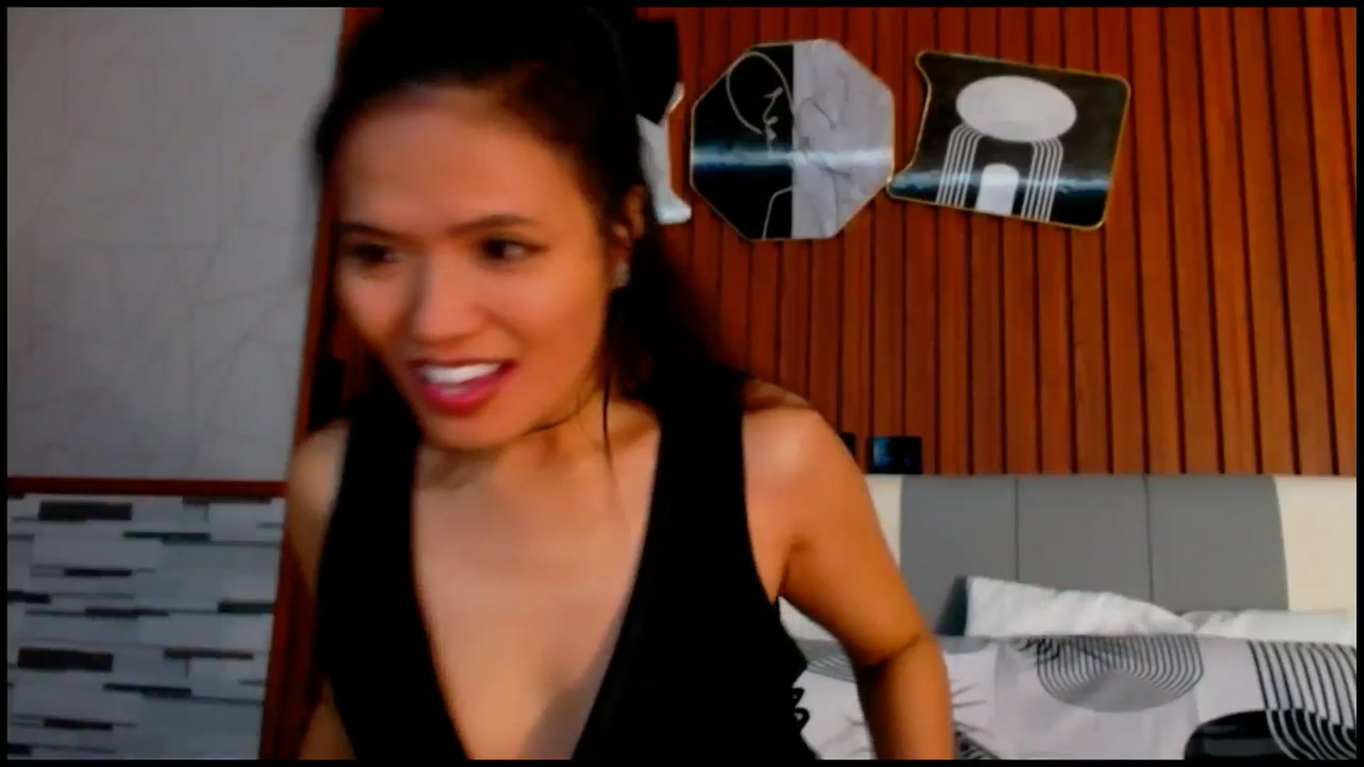 Gallery image thumbnail from SweetOne_4u's myfreecams stream on, 08/31/2025, 01:34 image 19 of 20