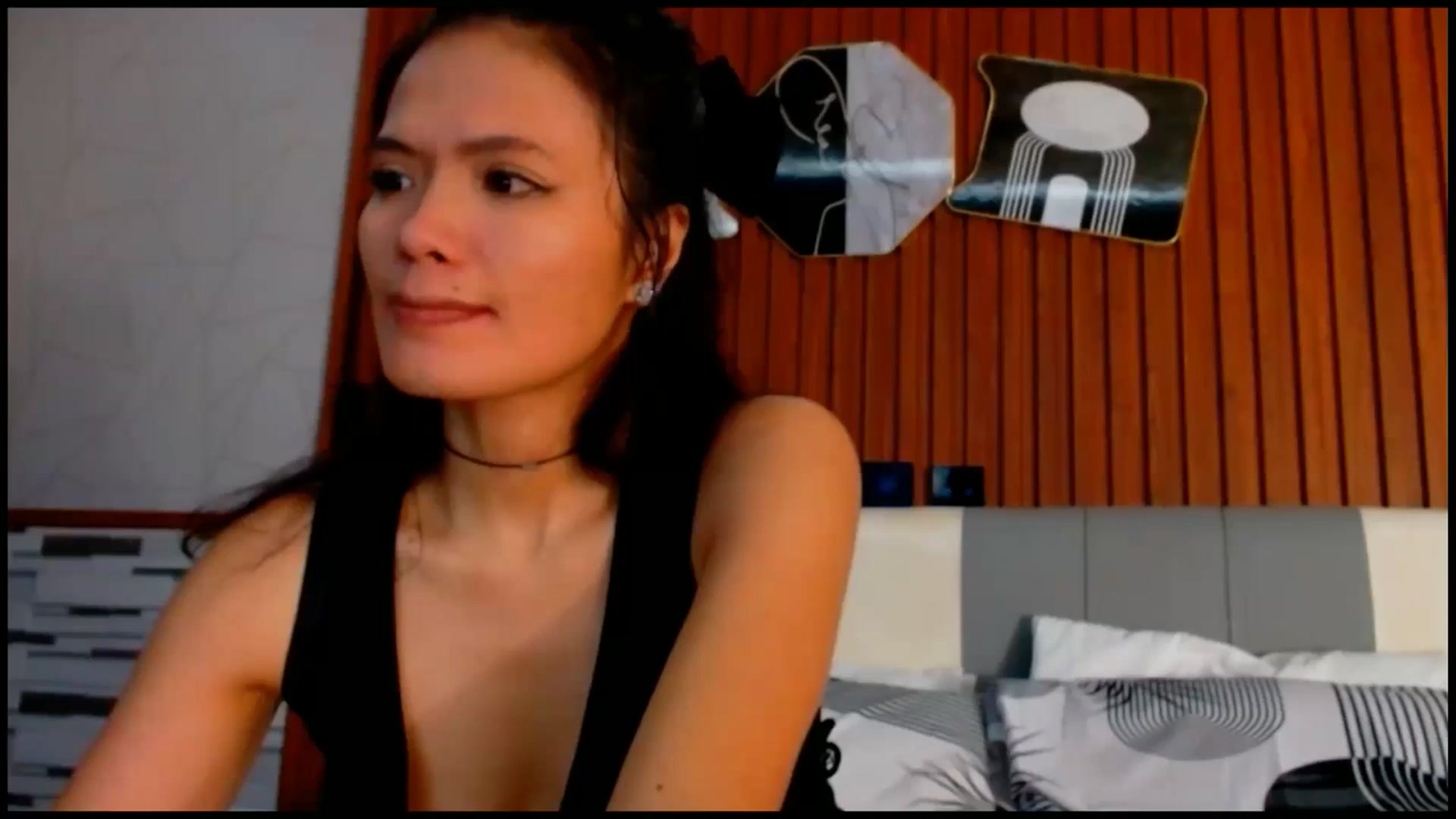 Gallery image thumbnail from SweetOne_4u's myfreecams stream on, 08/31/2025, 01:34 image 6 of 20