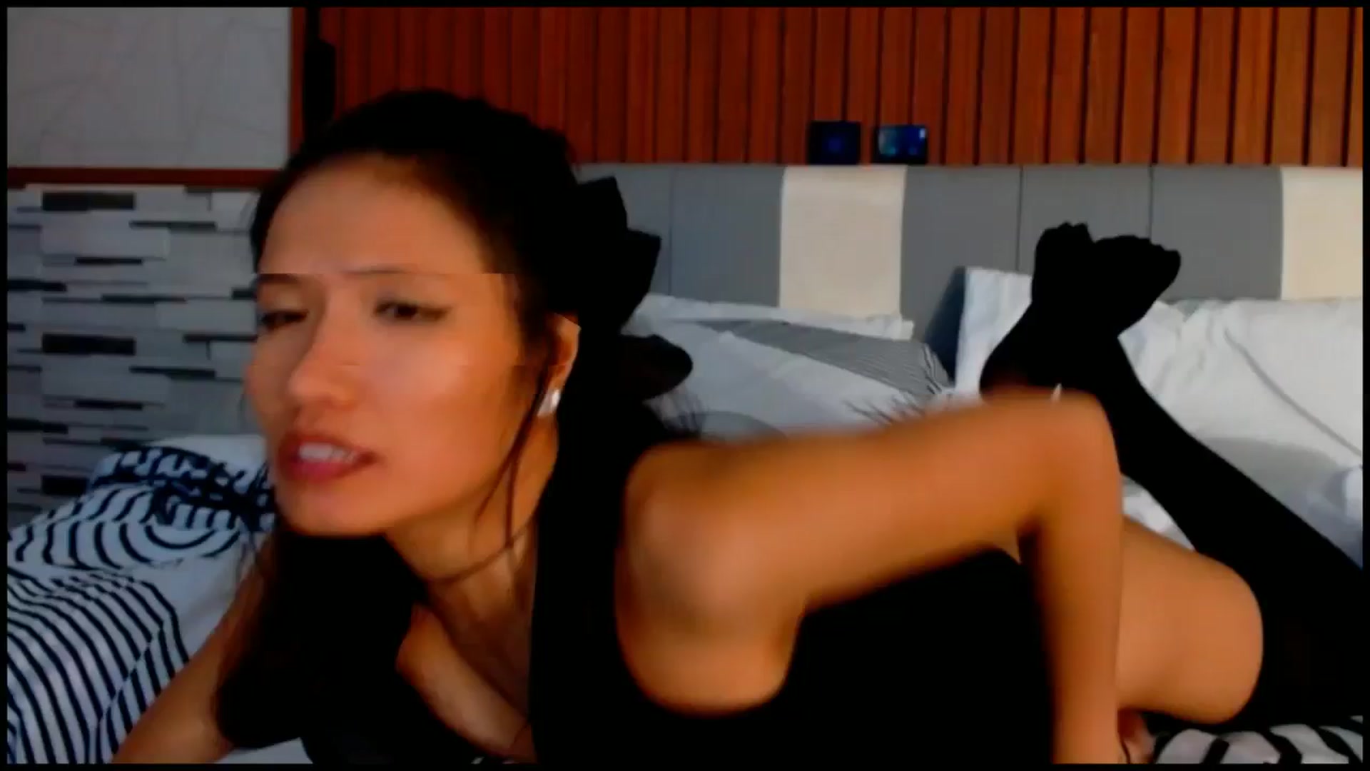 Gallery image thumbnail from SweetOne_4u's myfreecams stream on, 08/31/2025, 02:31 image 12 of 20