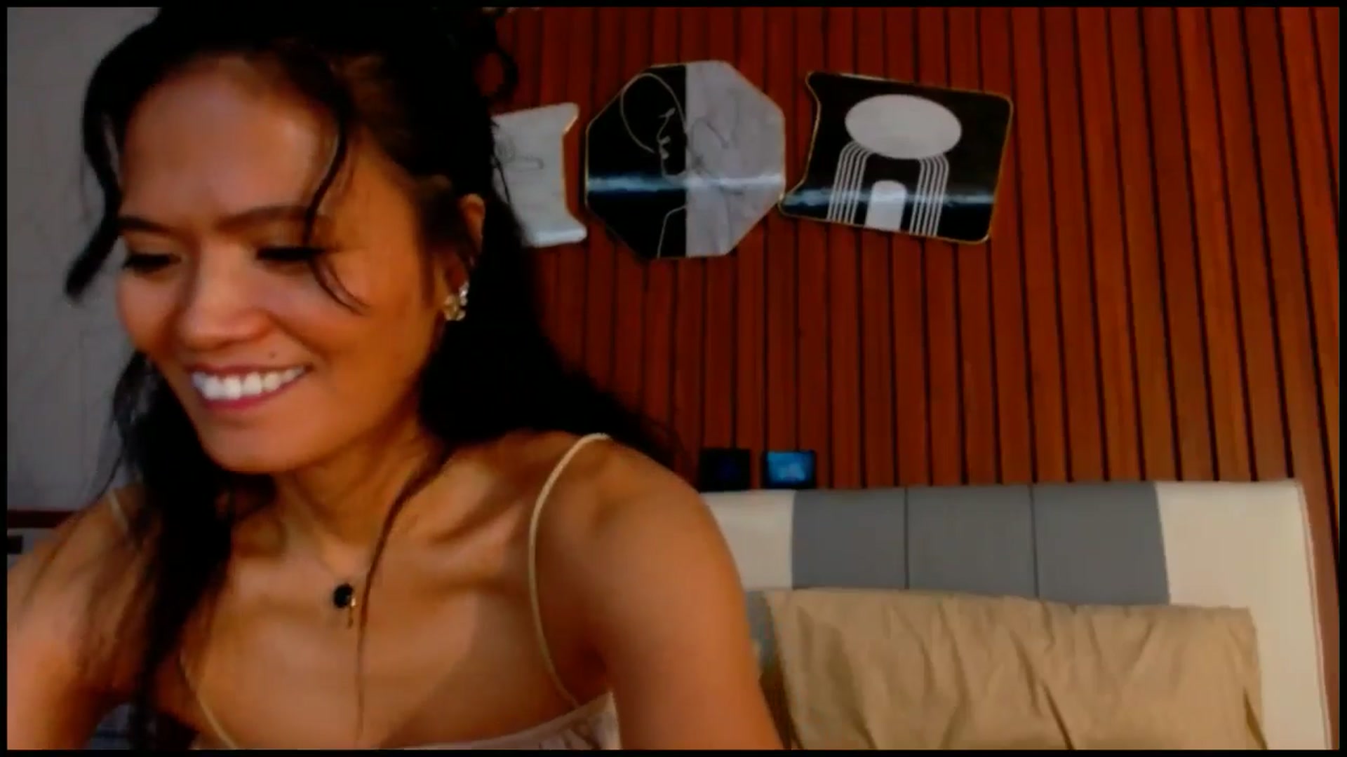 Gallery image thumbnail from SweetOne_4u's myfreecams stream on, 09/04/2025, 04:21 image 12 of 20