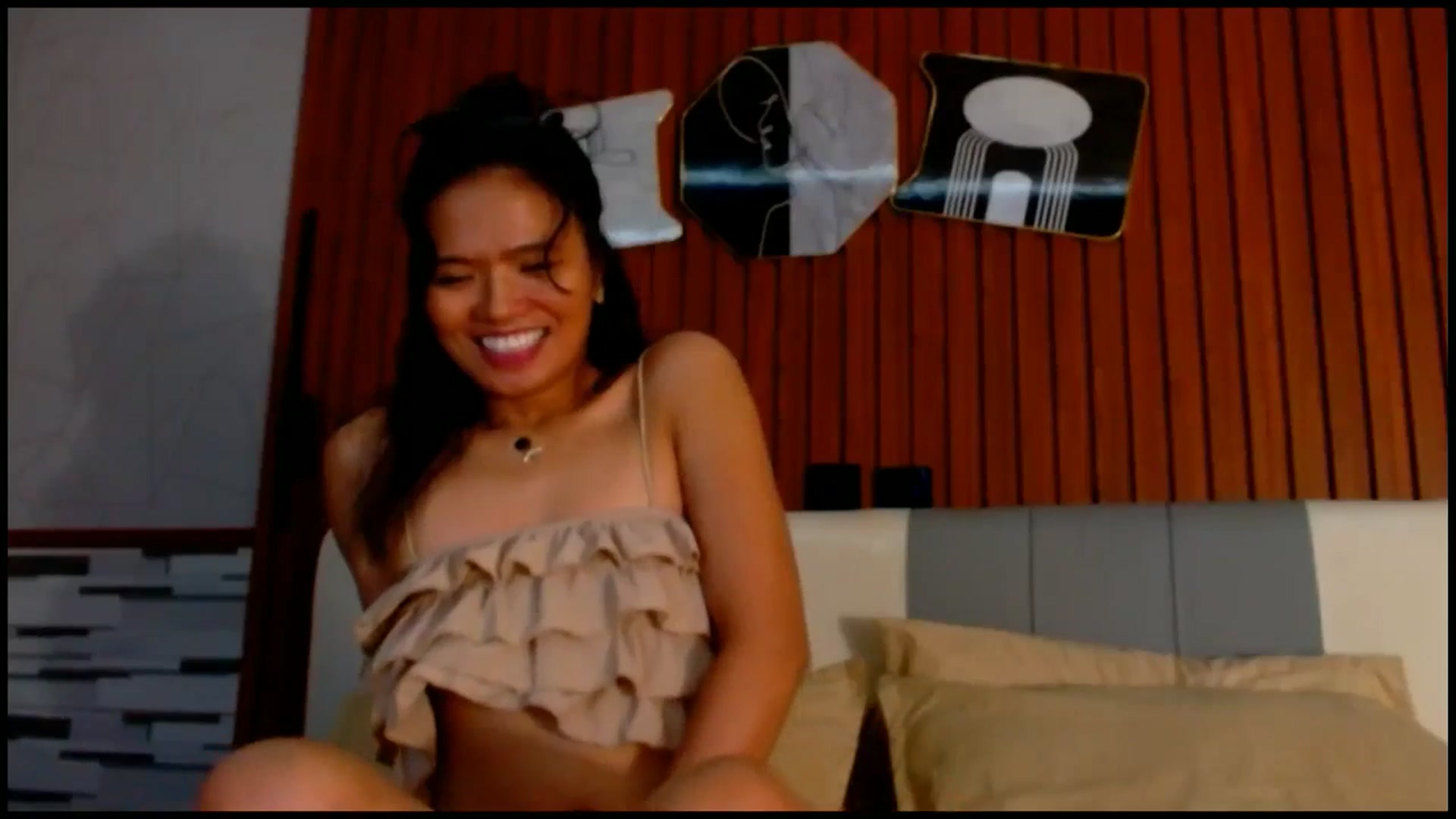 Gallery image thumbnail from SweetOne_4u's myfreecams stream on, 09/04/2025, 04:21 image 3 of 20