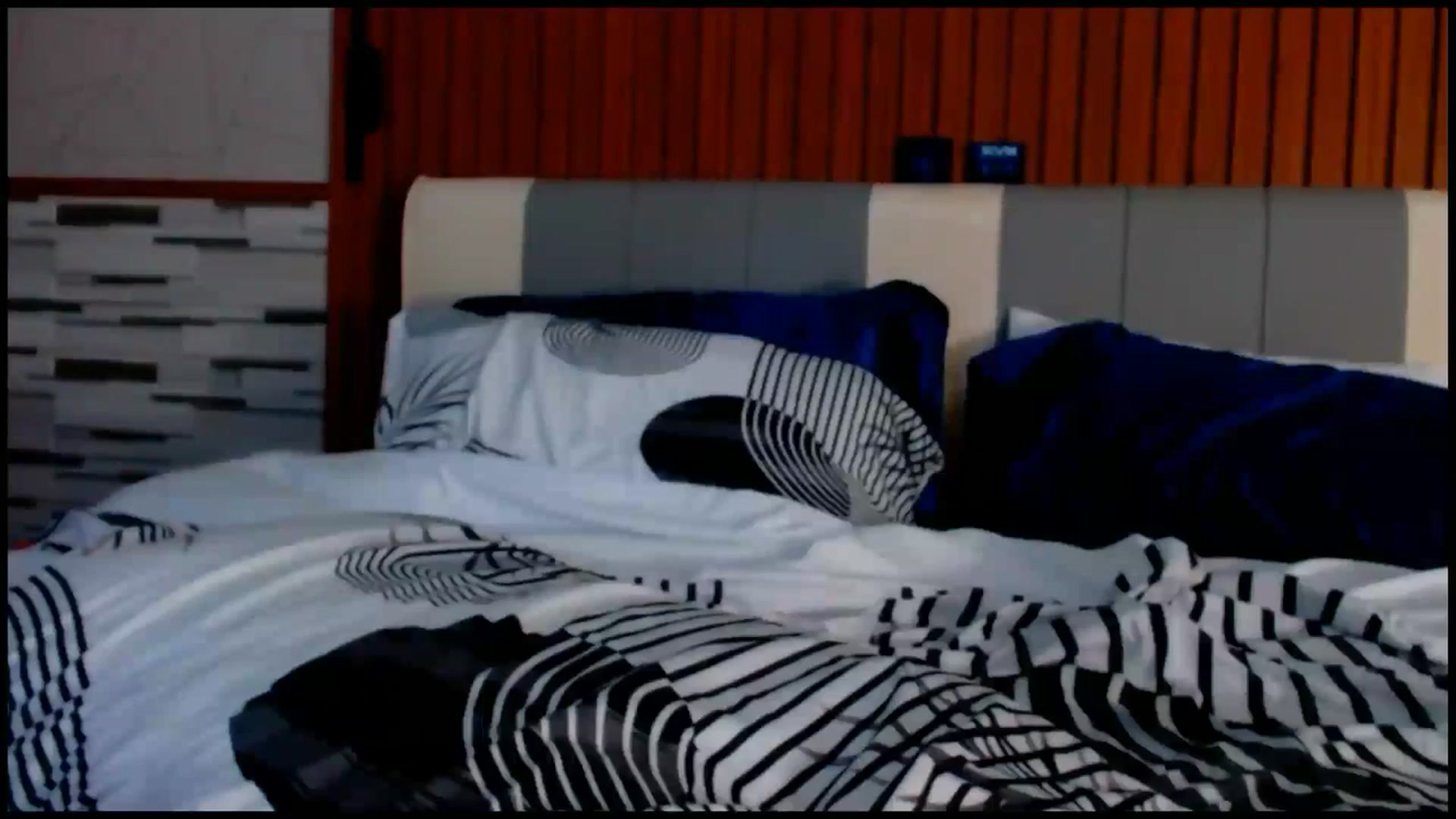 Gallery image thumbnail from SweetOne_4u's myfreecams stream on, 09/12/2025, 02:57 image 18 of 20
