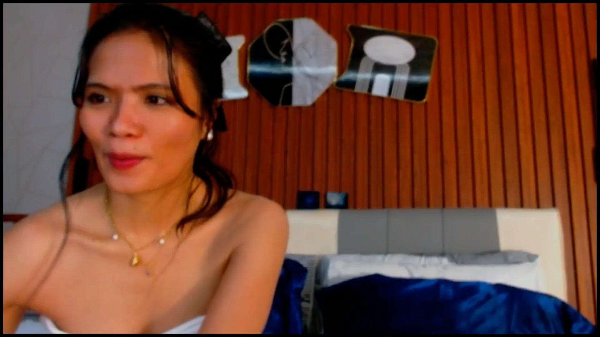 Gallery image thumbnail from SweetOne_4u's myfreecams stream on, 09/13/2025, 03:11 image 3 of 20