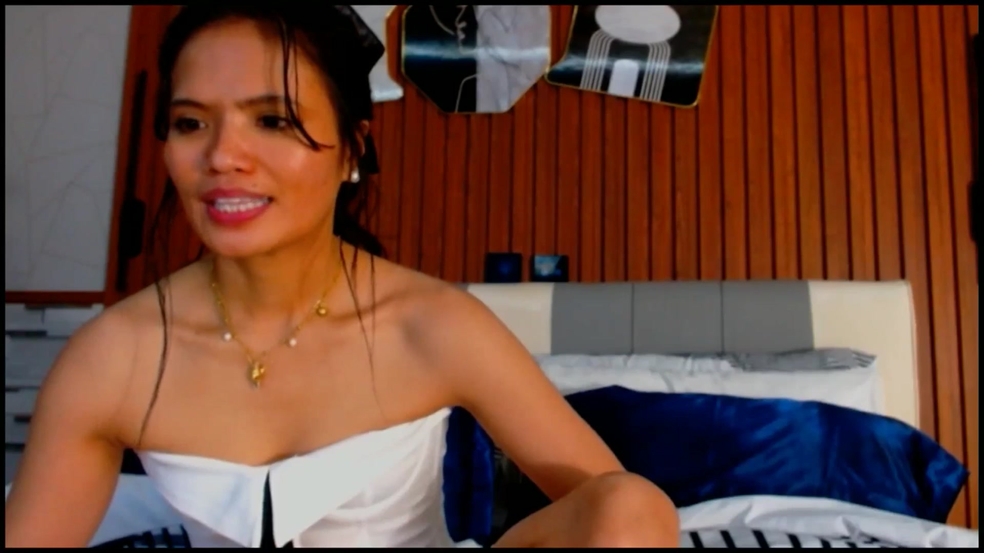 Gallery image thumbnail from SweetOne_4u's myfreecams stream on, 09/13/2025, 03:11 image 8 of 20