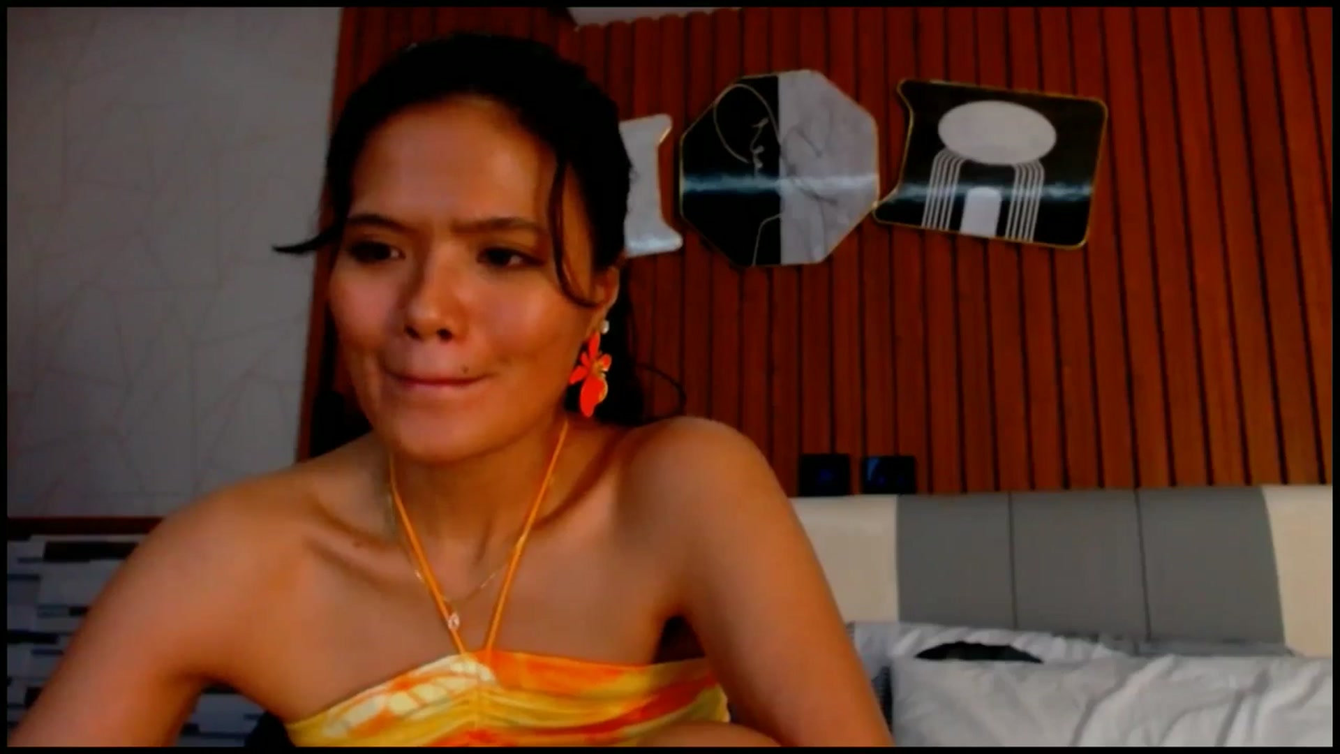 Gallery image thumbnail from SweetOne_4u's myfreecams stream on, 09/14/2025, 02:34 image 18 of 20
