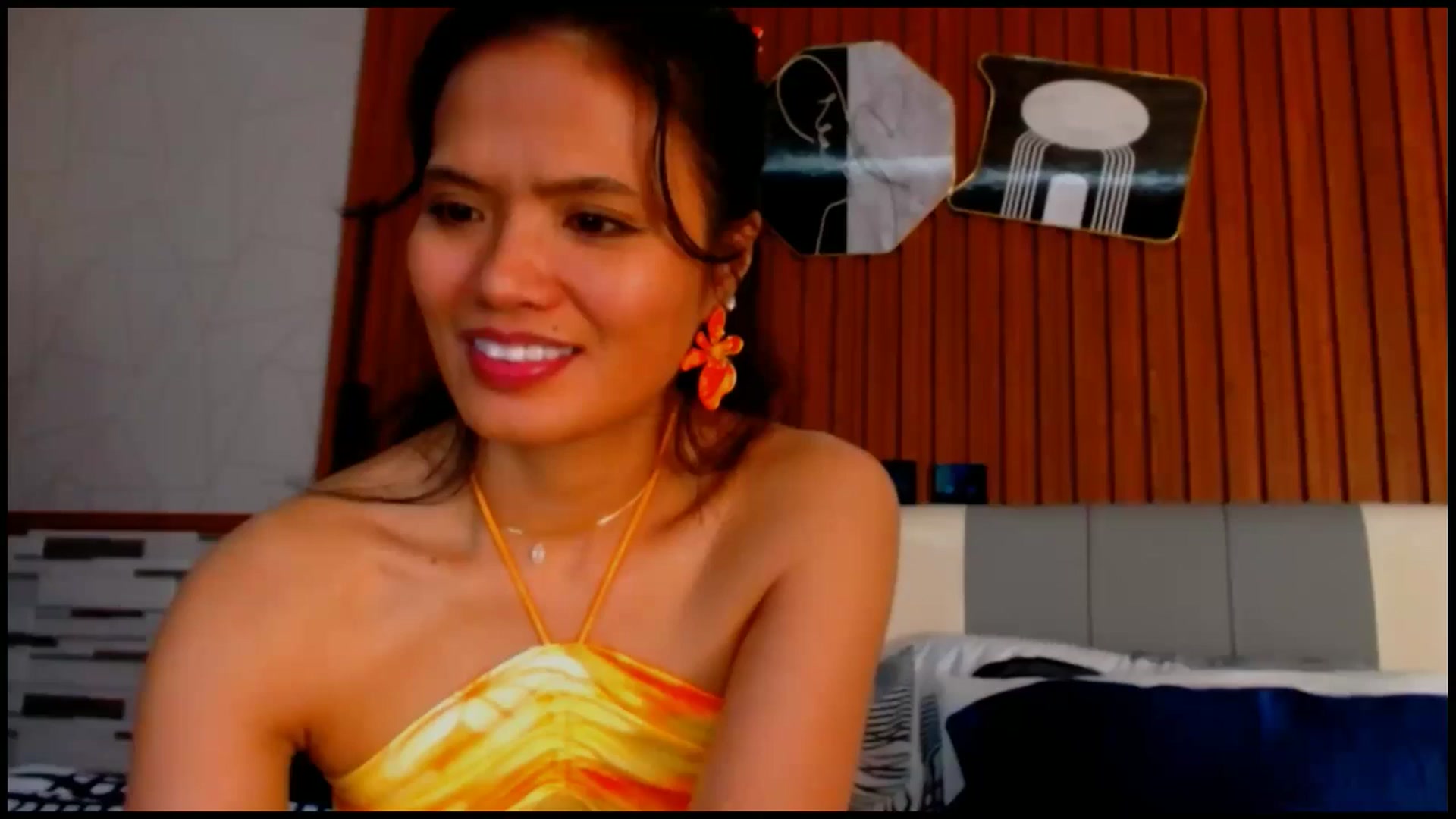 Gallery image thumbnail from SweetOne_4u's myfreecams stream on, 09/14/2025, 02:34 image 1 of 20