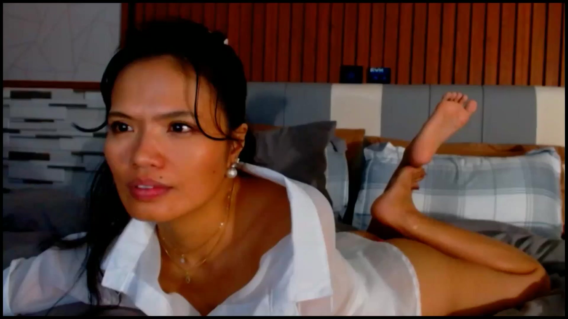Gallery image thumbnail from SweetOne_4u's myfreecams stream on, 09/25/2025, 02:31 image 13 of 20