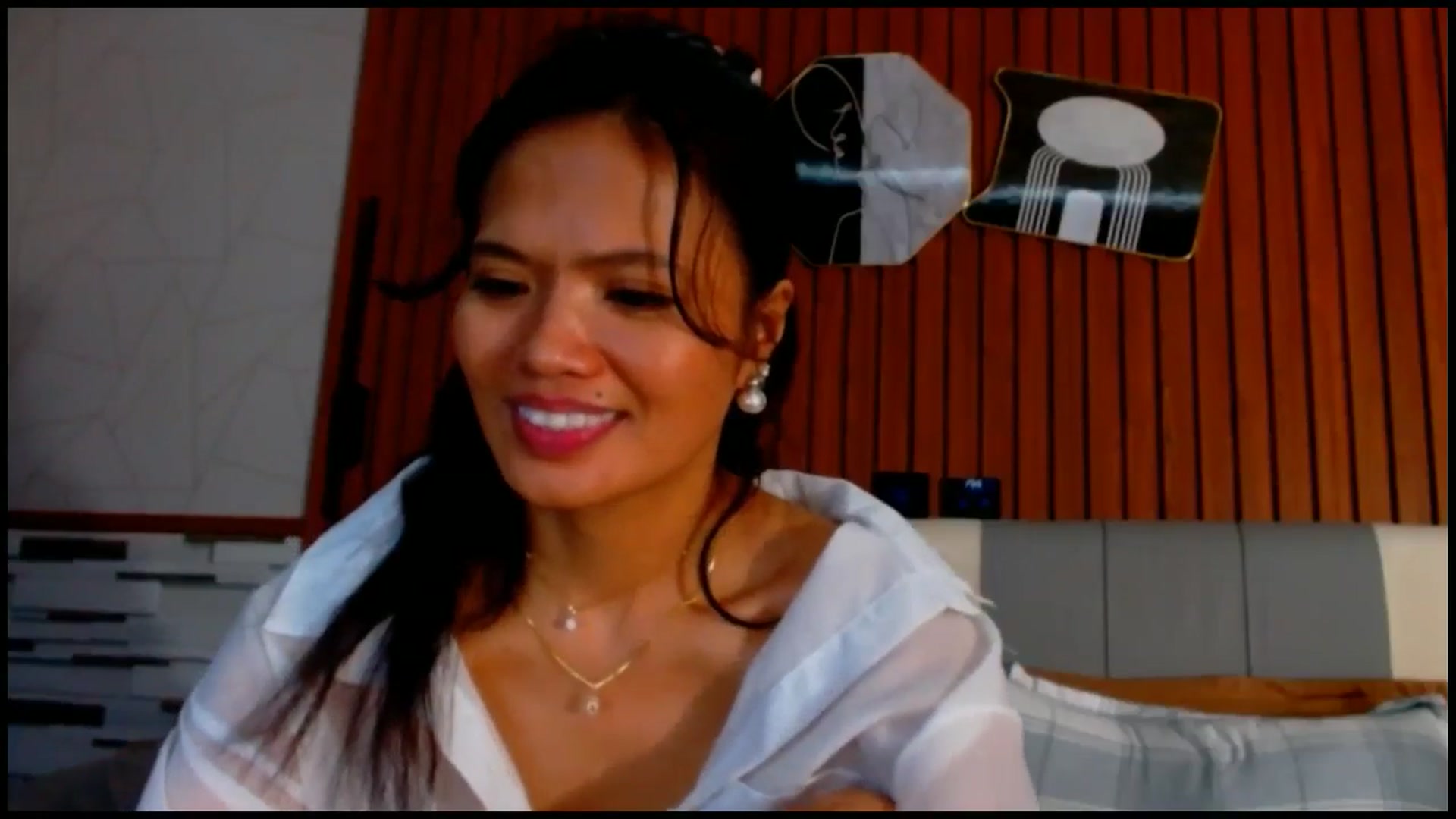 Gallery image thumbnail from SweetOne_4u's myfreecams stream on, 09/25/2025, 03:41 image 4 of 20