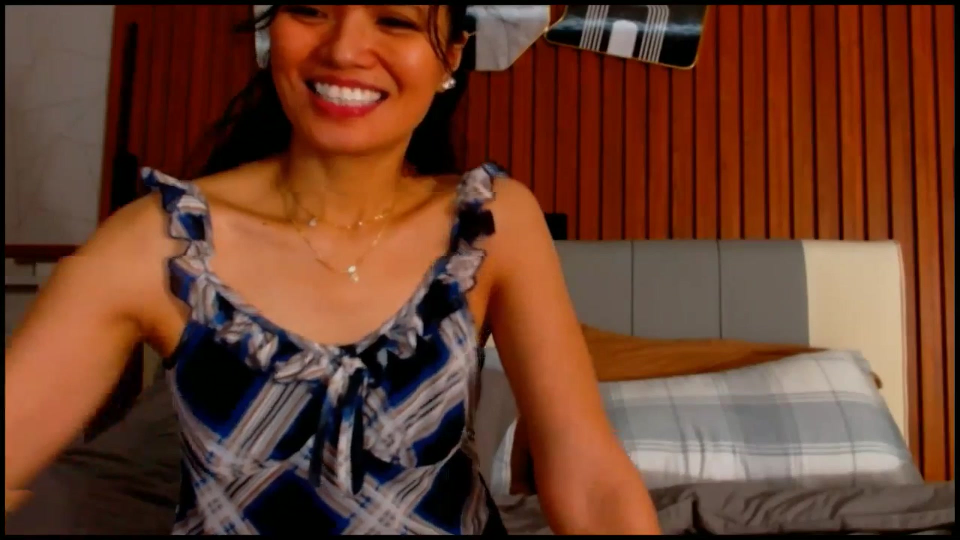 Gallery image thumbnail from SweetOne_4u's myfreecams stream on, 09/28/2025, 03:07 image 9 of 20