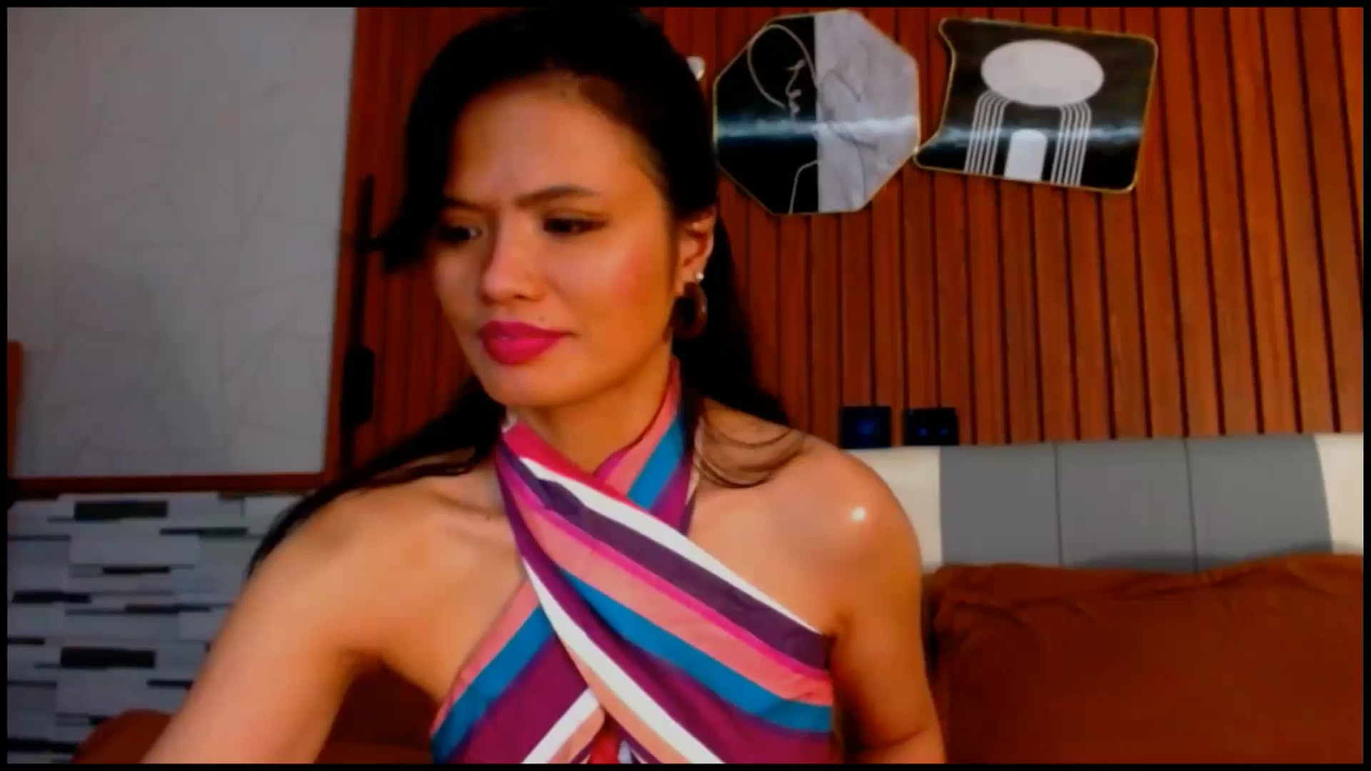 Gallery image thumbnail from SweetOne_4u's myfreecams stream on, 10/03/2025, 02:56 image 4 of 20