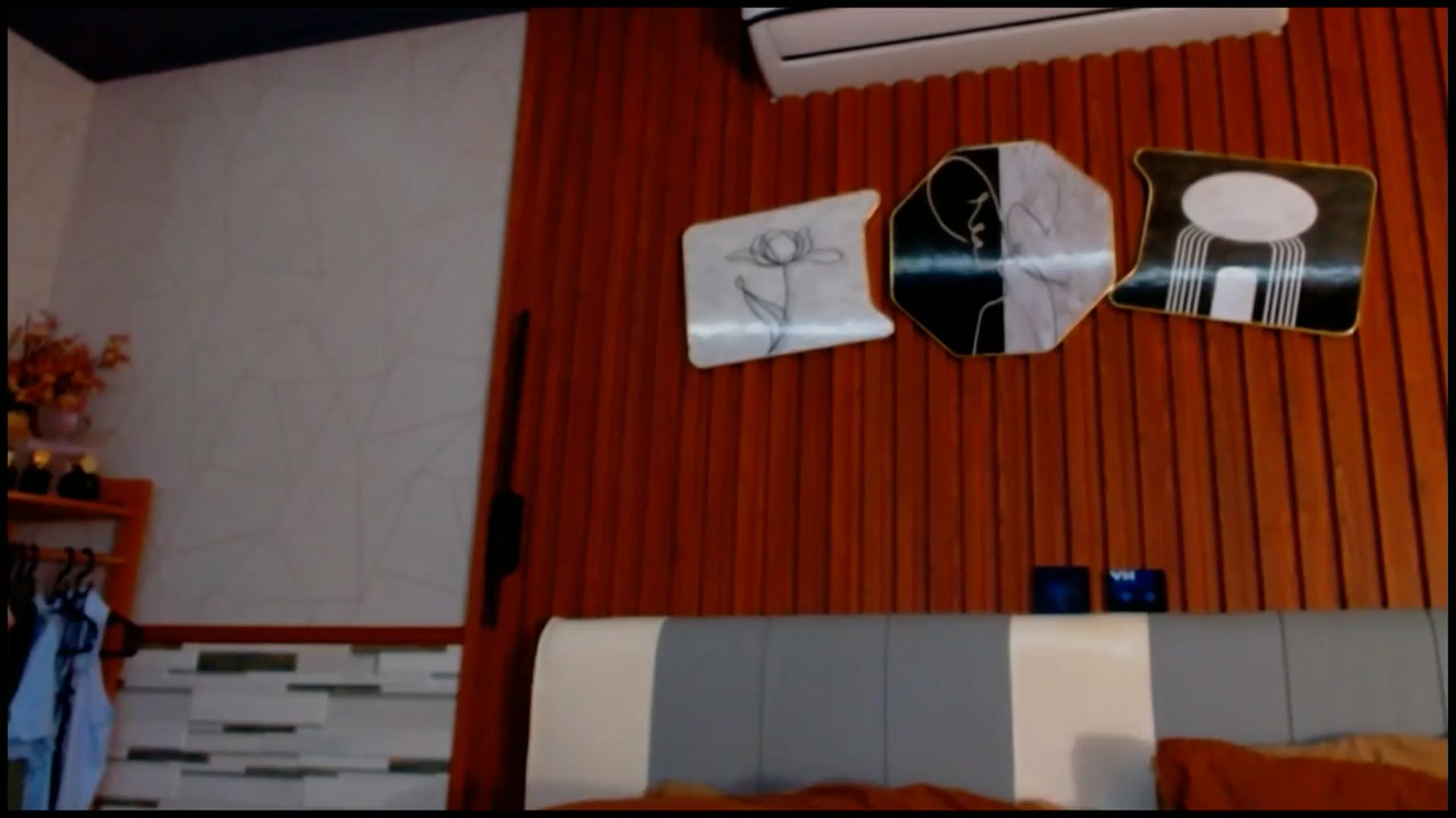Gallery image thumbnail from SweetOne_4u's myfreecams stream on, 10/09/2025, 02:54 image 17 of 20