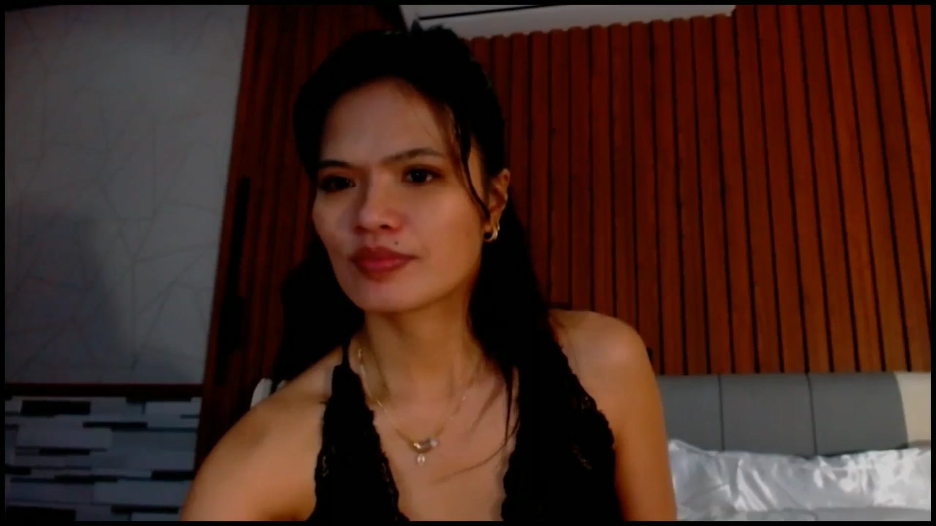 Gallery image thumbnail from SweetOne_4u's myfreecams stream on, 10/18/2025, 03:22 image 20 of 20