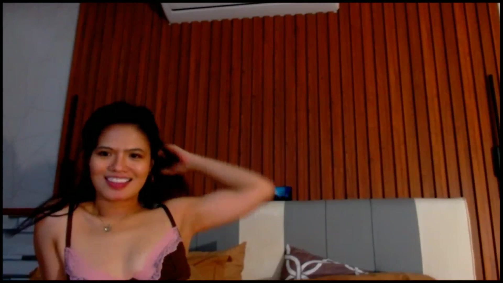Gallery image thumbnail from SweetOne_4u's myfreecams stream on, 10/24/2025, 02:53 image 17 of 20